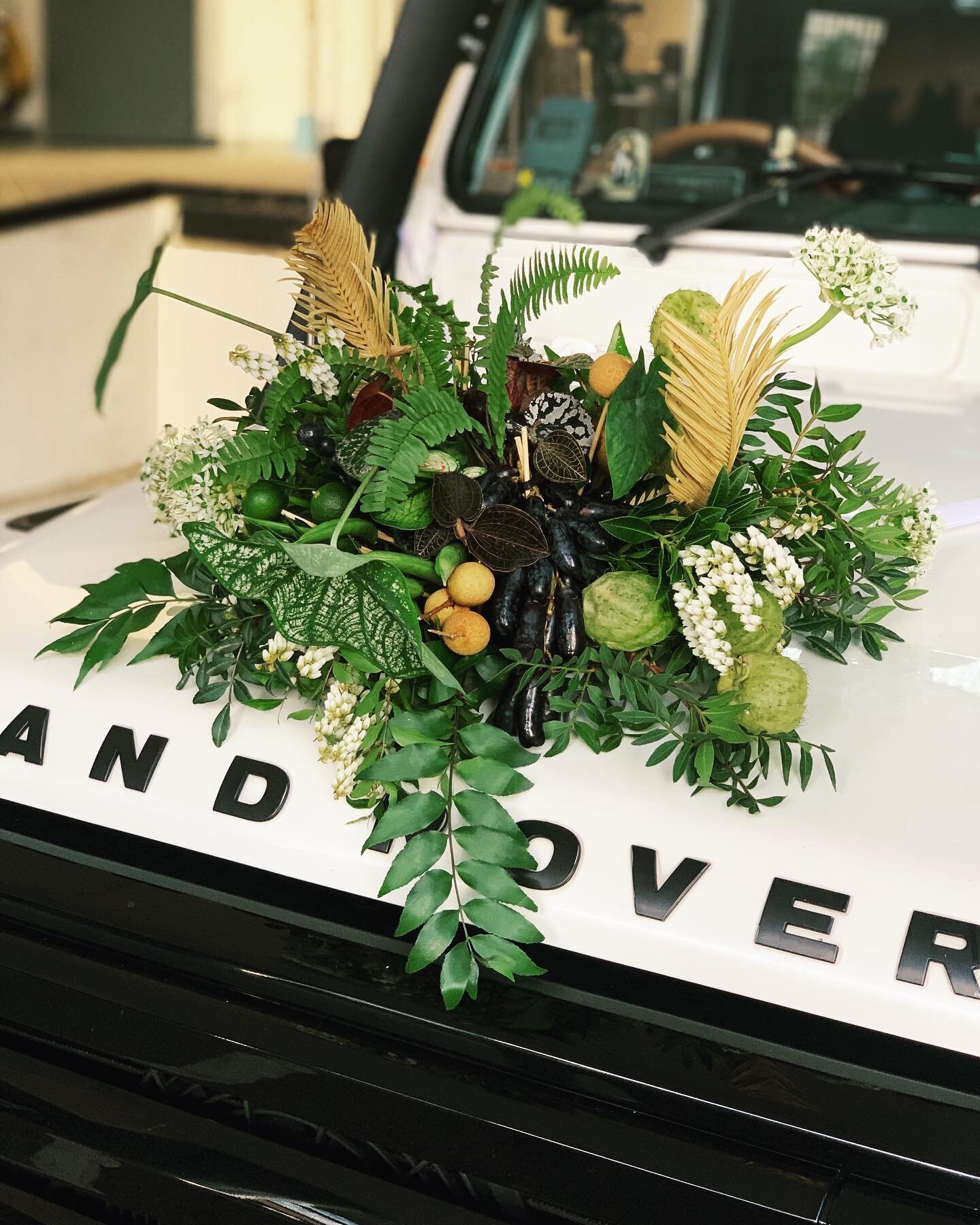 Rugged Beauty; of fruits, plants and flowers for @yksbq wedding Land Rover 🌱🍇🌾
.
.
.
Thanks for trusting us with such creative brief!