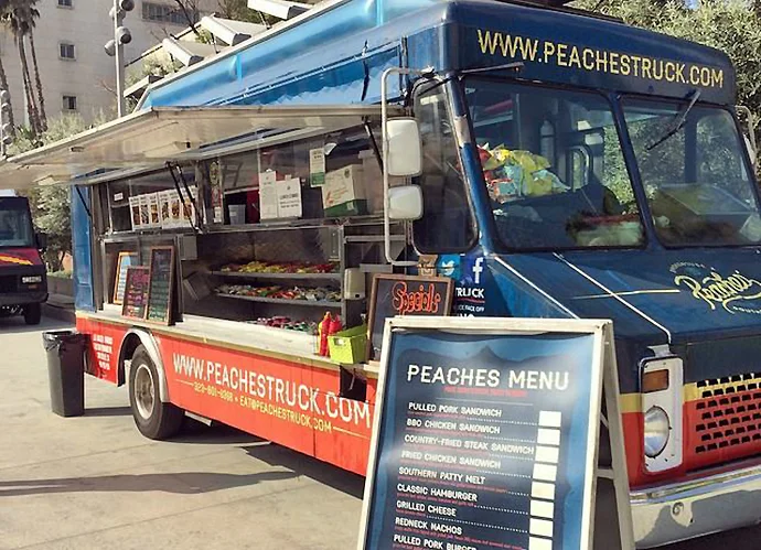 Peaches10a-8pPeaches' Smokehouse and Southern Kitchen is an L.A. food truck servin' up slow-smoked BBQ and traditional Southern cuisine made from scratch with good, honest ingredients. They use humanely raised meat for our BBQ, grass-fed beef in our…