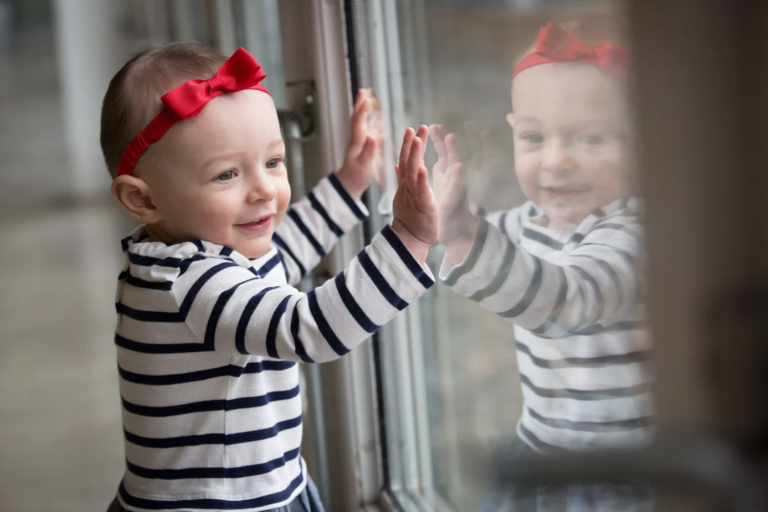 05-little-girl-reflection-como-conservatory-mahonen-photography.jpg