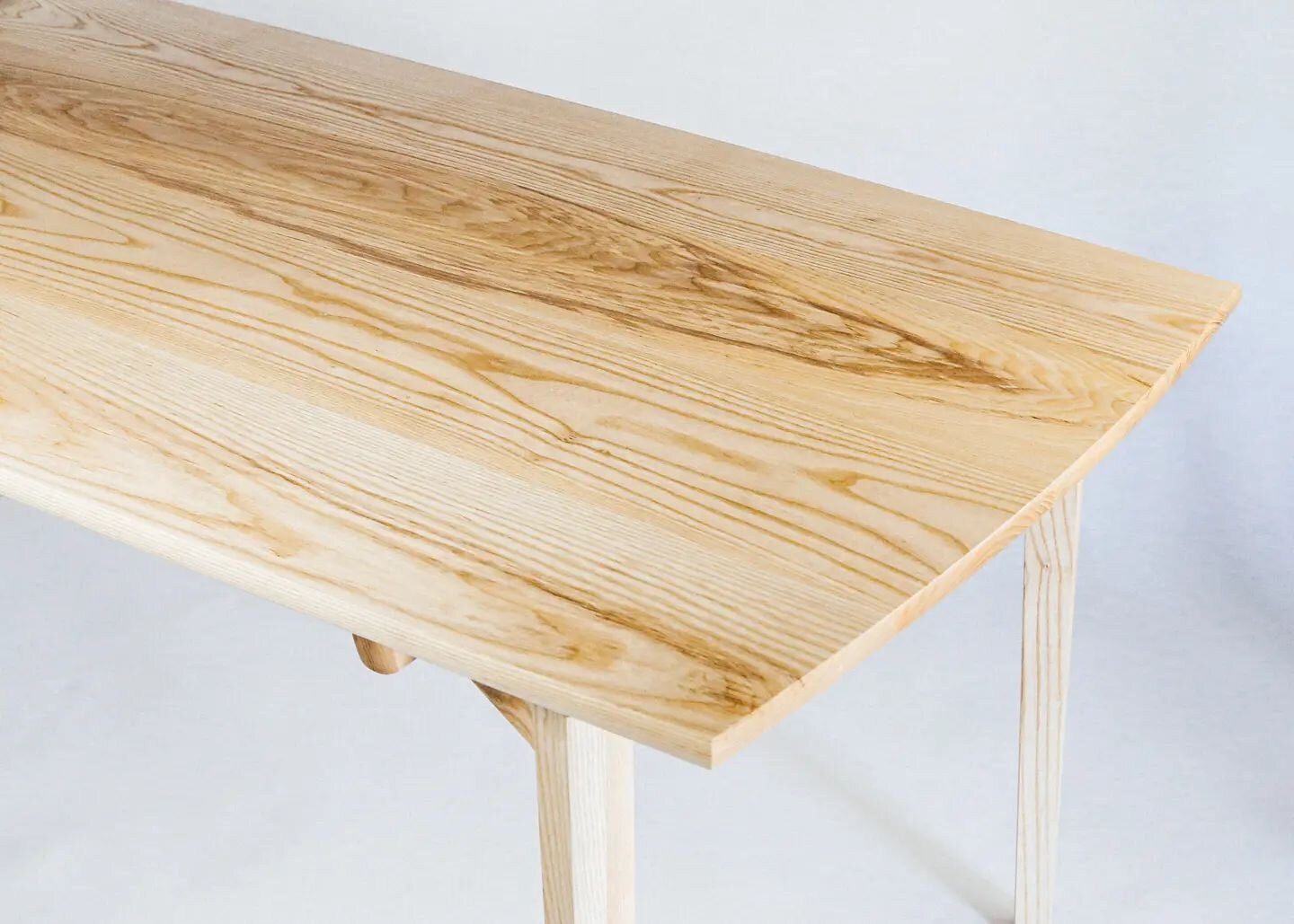 As much as I like how this Ash table came out, I'd love to see it in walnut
...⁠
#customtable  #interiordesign  #customfurniture  #epoxyresin  #woodworking  #epoxy  #interiors  #handmade  #coffeetable  #table #epoxytable  #instagood  #wood  #woodtabl