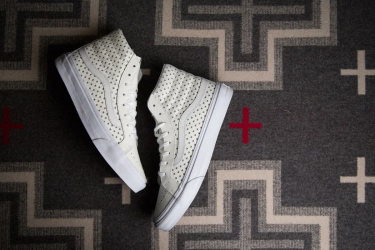 perf_sk8-hi_wmns_01-750x500.jpg