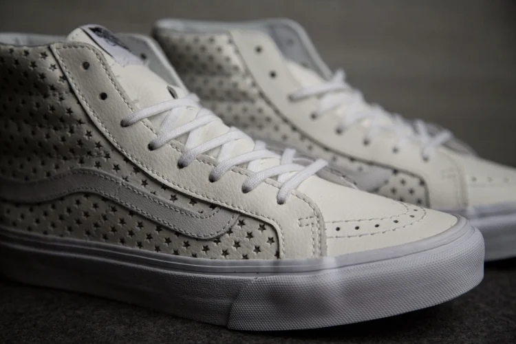 perf_sk8-hi_wmns_03-750x500.jpg