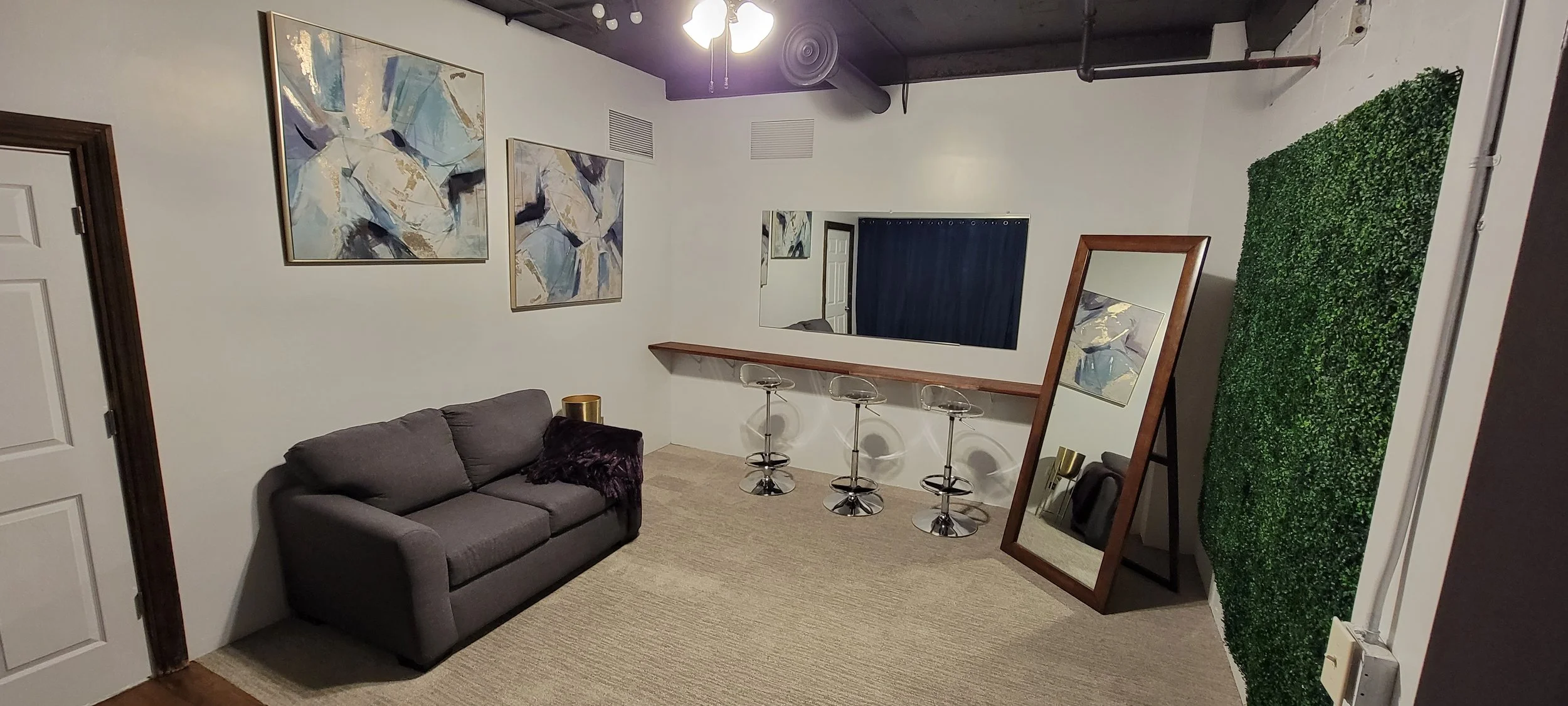 Talon Room