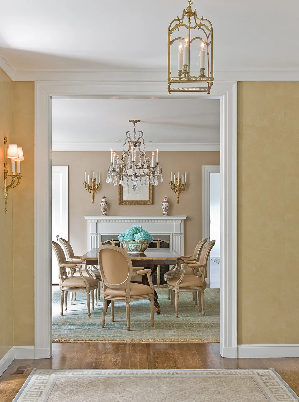 Interiors "Chestnut Hill Residence" Carter & Company Interior Design
