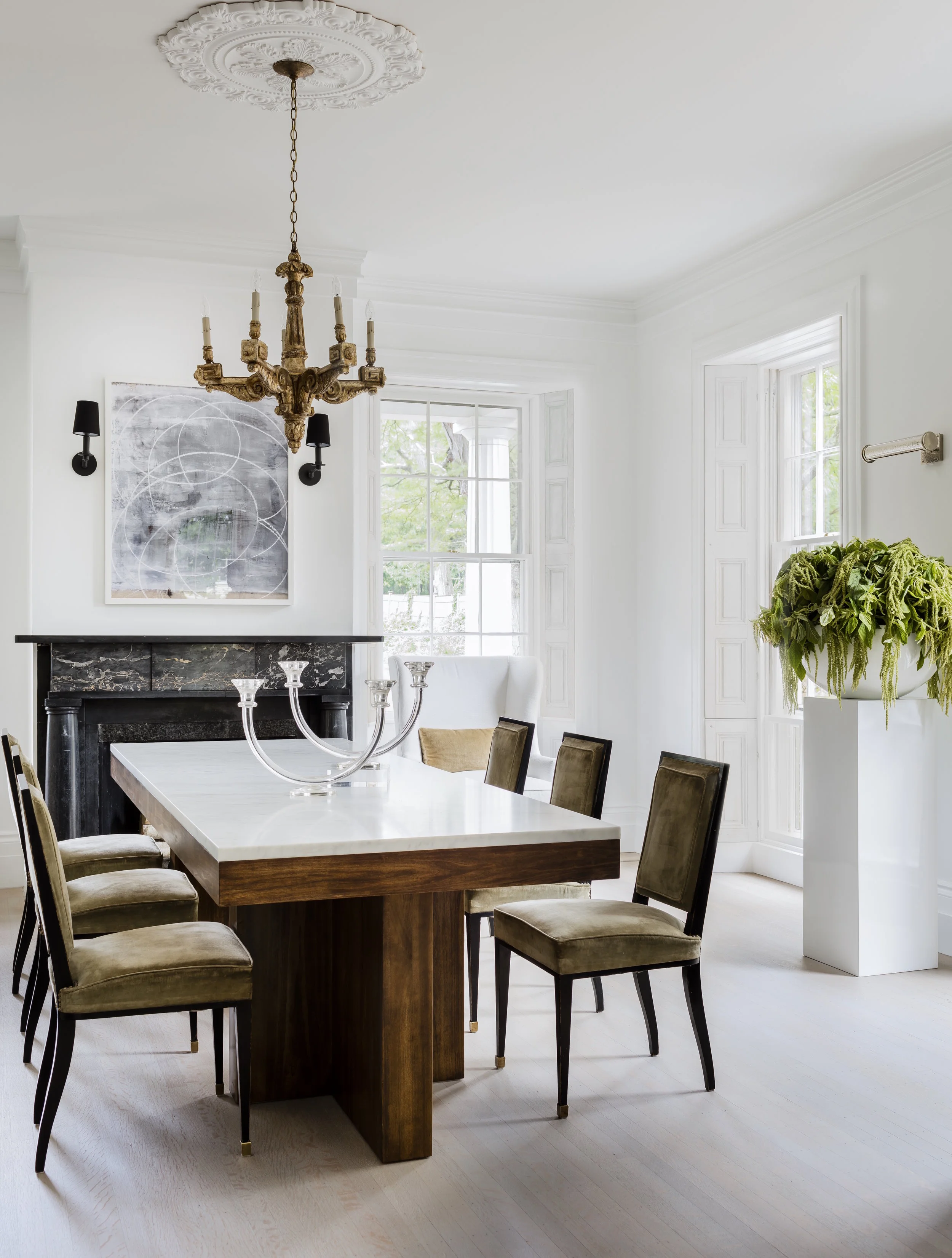 INTERIOR DESIGN Lisa Tharp, Inc. for “Governor’s House” photo credit Michael Lee