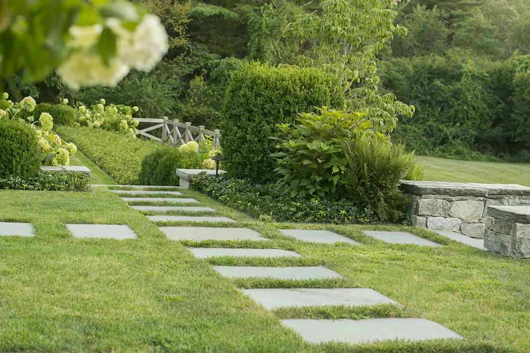 LANDSCAPE ARCHITECTURE Dan Gordon Landscape Architects for “Charles River Estate” photo credit Neil Landino