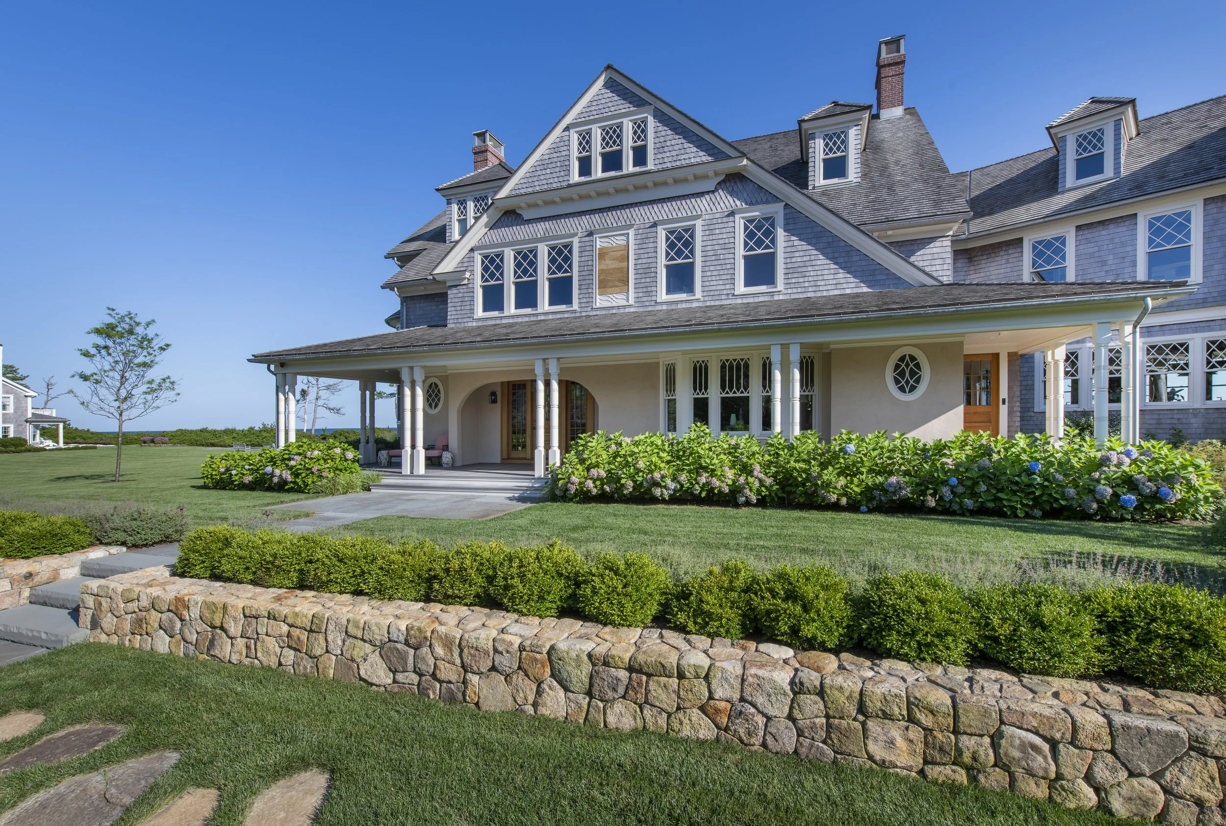 RESIDENTIAL: NEW CONSTRUCTION OVER 5,000 SF DeOrsay Campbell Smith Architects for Seaview