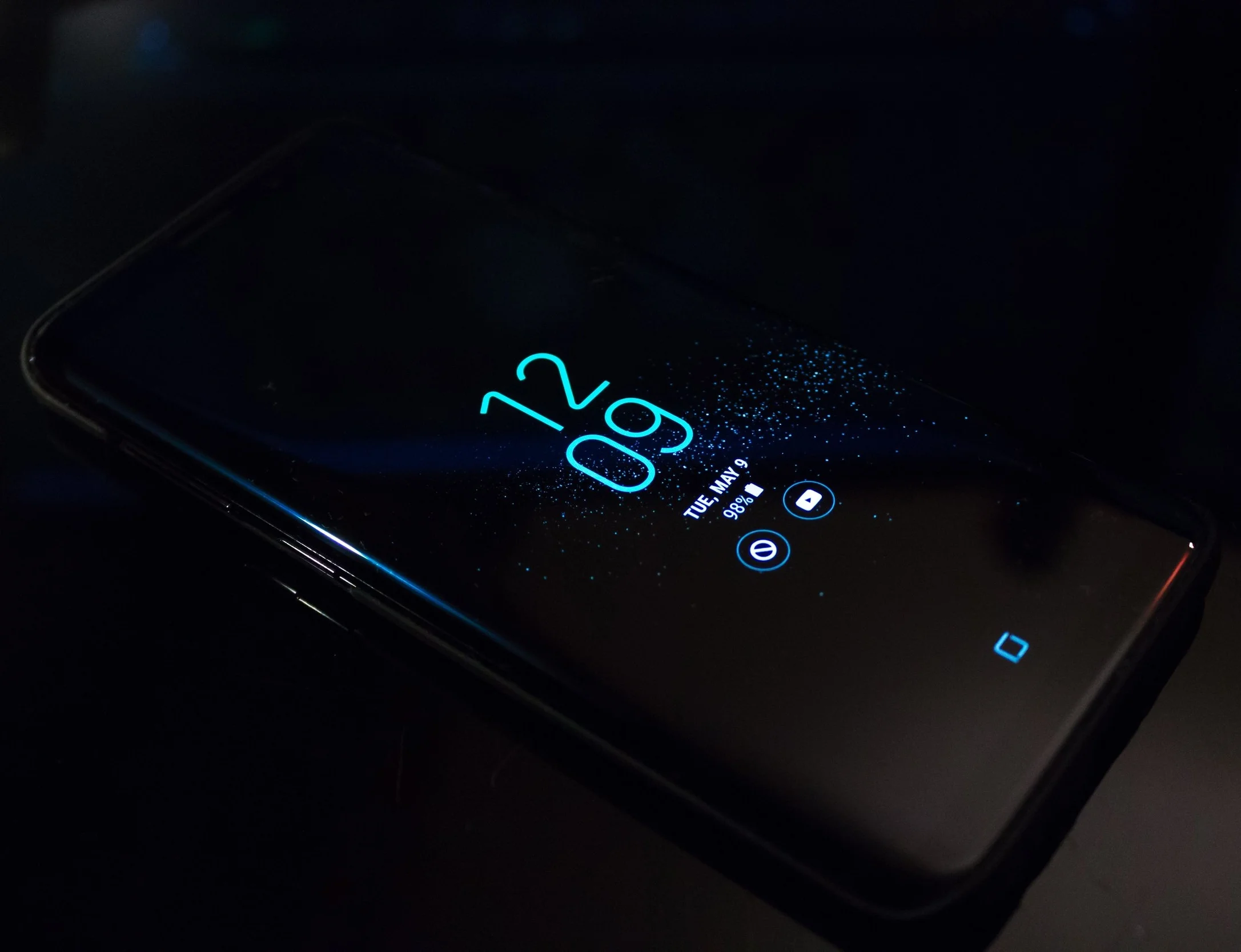 android-android-phone-cell-phone-404280.jpg