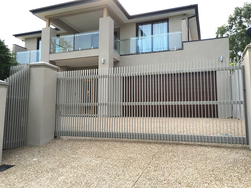Curved Pergola 1.jpg