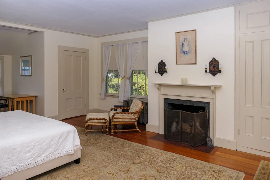  2nd floor primary bedroom (king) 