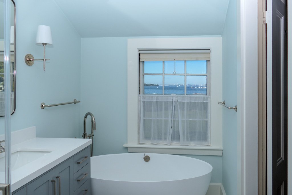  Primary bath ensuite 
