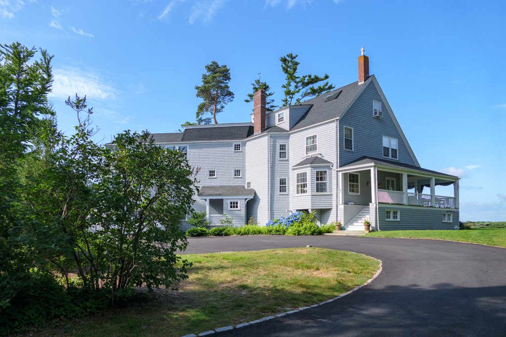  48 Proctor driveway entrance 