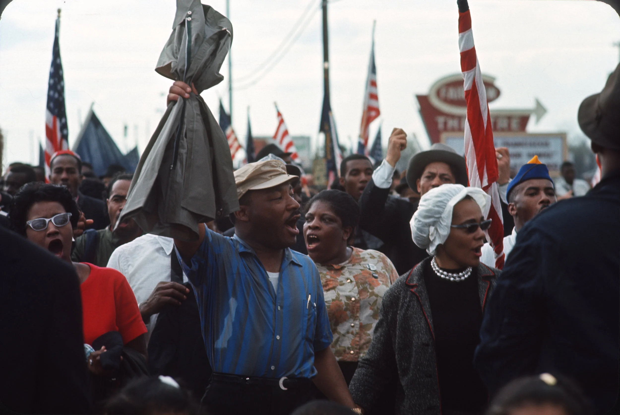Martin Luther King and Coretta on Selma march Pettus Bridge March 21, 1965