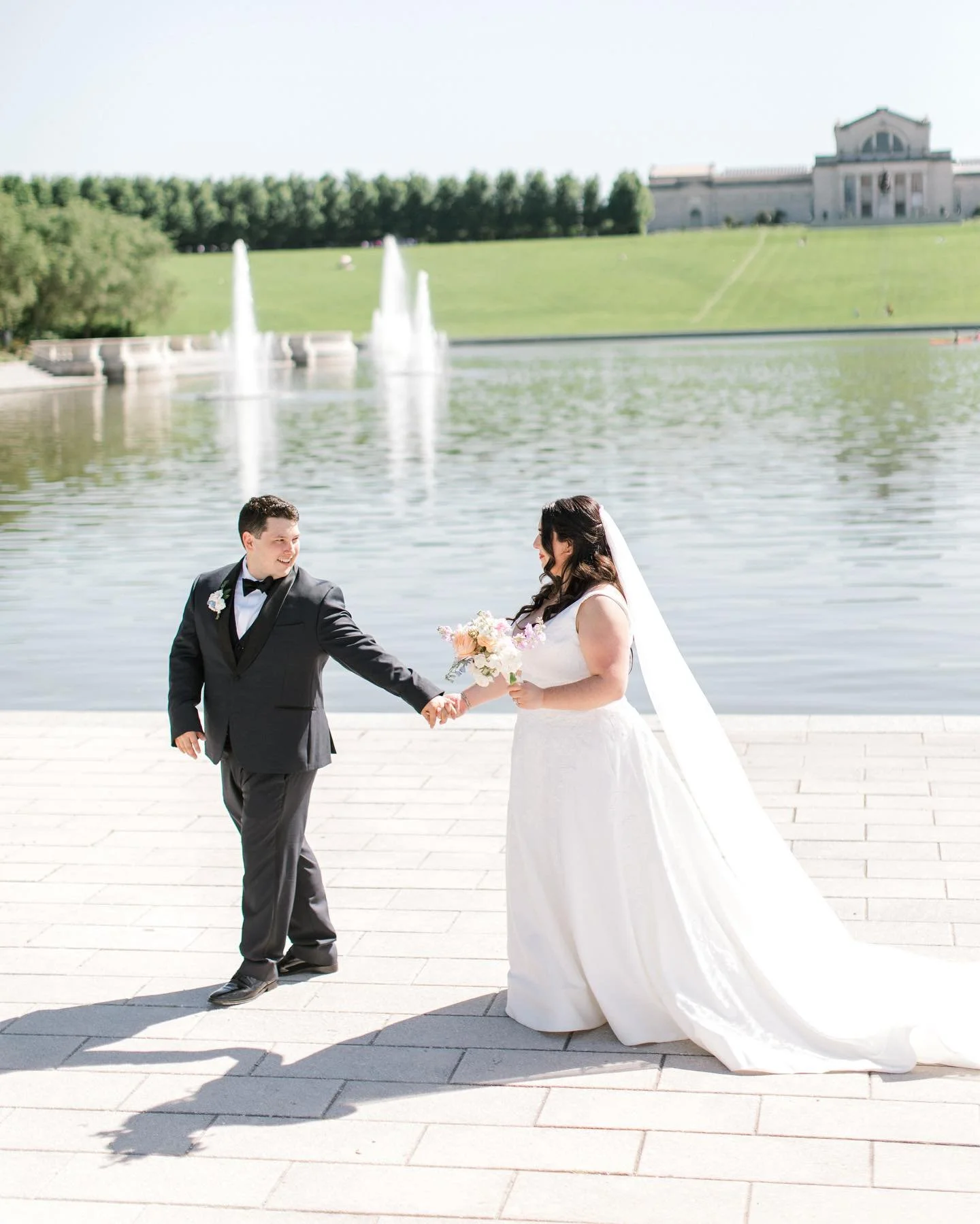 Snippets of a very St. Louis day - Art Hill, the Jewel Box, historic Wash U architecture, and the Forest Park Visitors Center to top it all off 🏛️

SS for: @chosenphotographyphotos