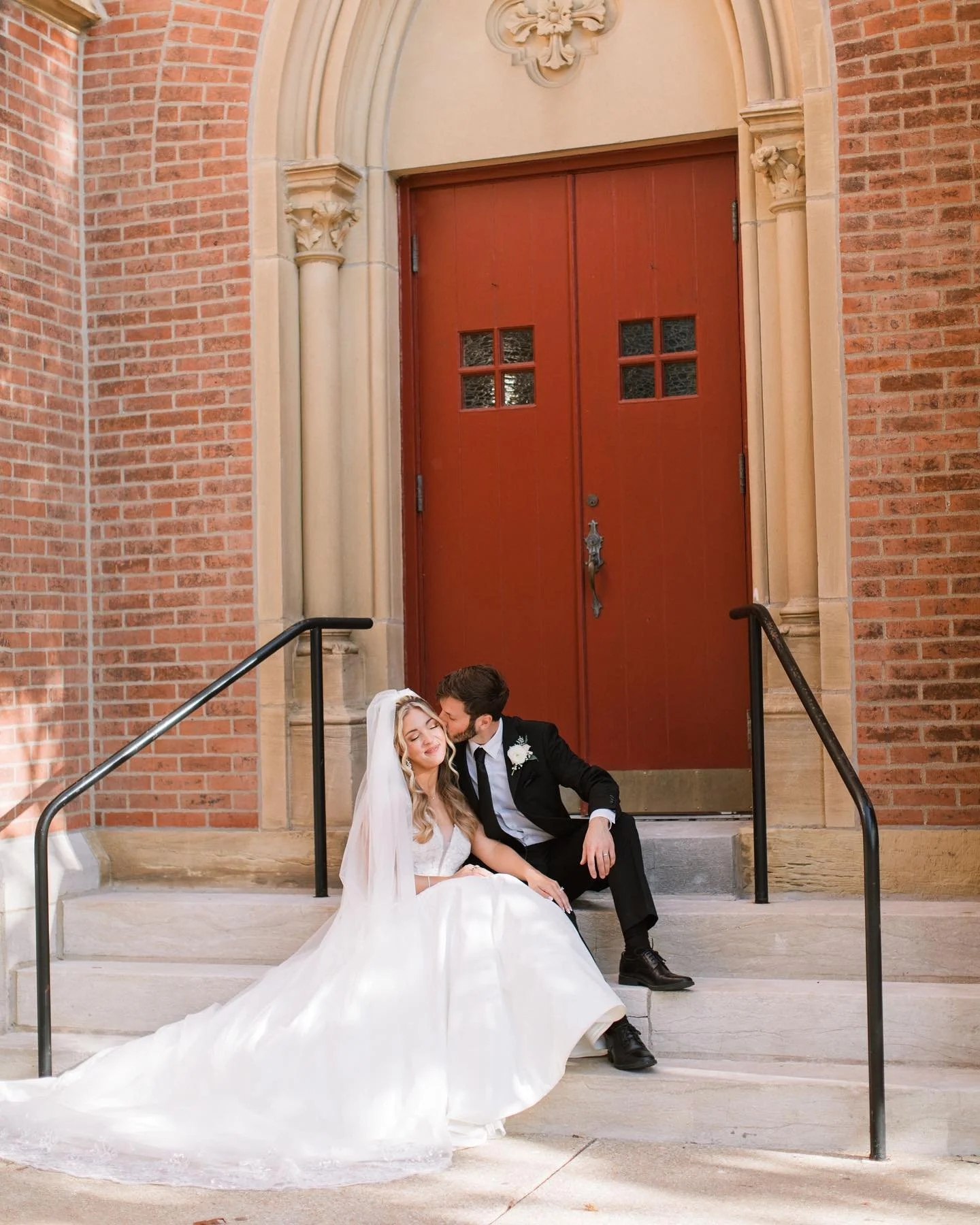 Just a small collection of snaps from this absolutely incredible fall day - Kourtney and Dylan are married!!! 🤍🥹

Venue: @oldhickorygc 
Second photographer: @candicediggsphoto