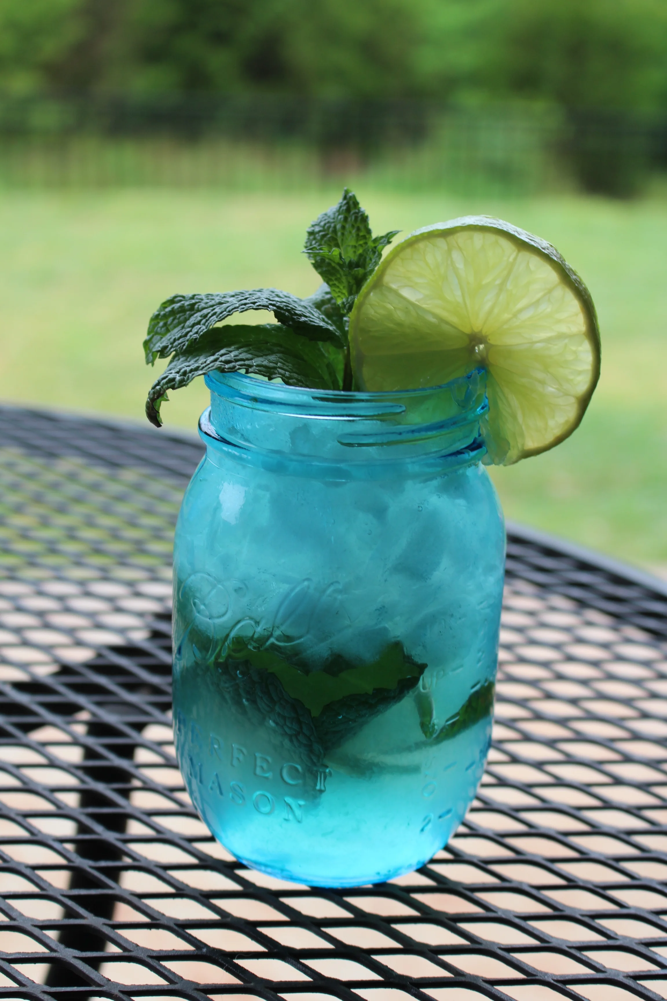 It's Friday Cocktail Time!!! The MOJITO edition!!