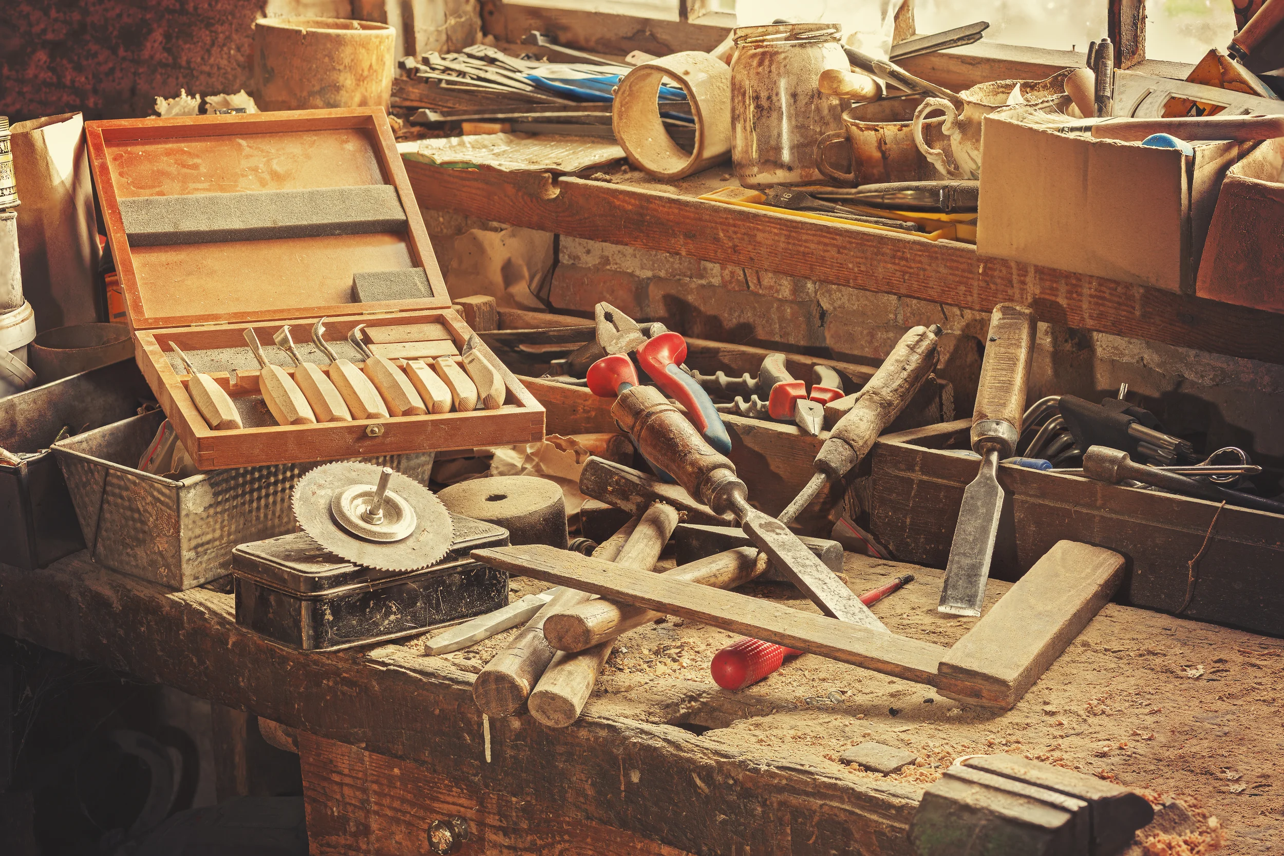 tool bench.jpg