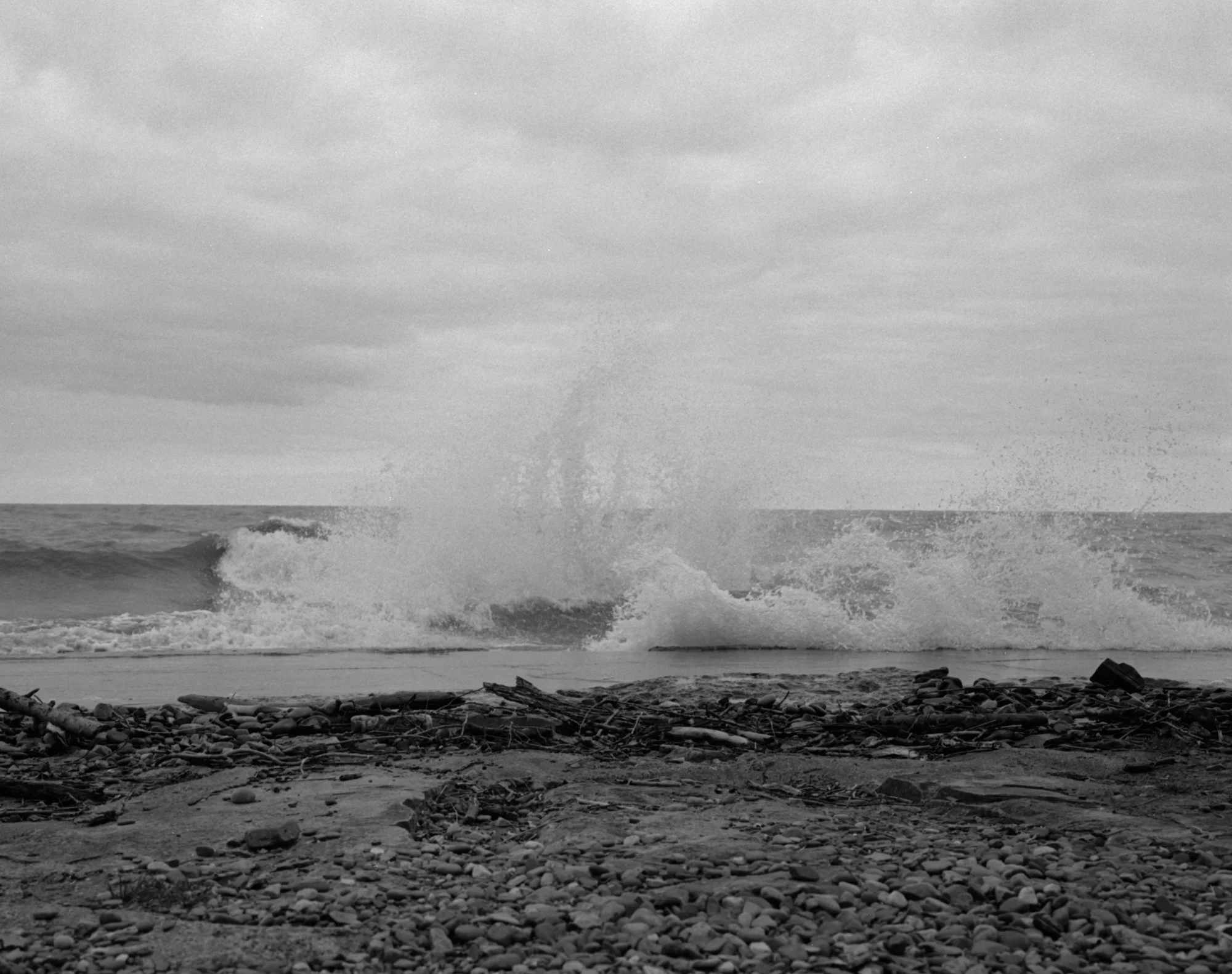 2026-04-bw-lakeontario-websterpark-splash2.jpg