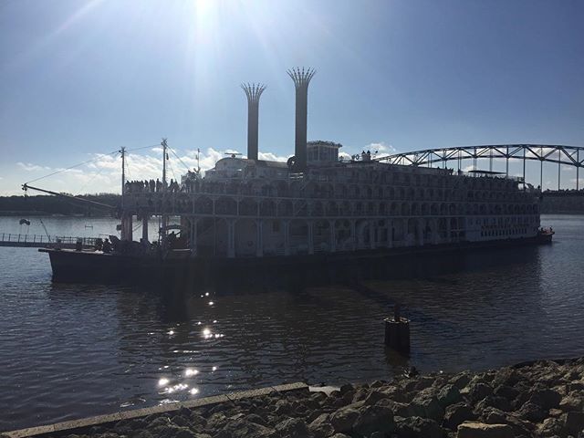 My favorite riverboat, the American Queen docking this morning.  #americanqueen #mississippiriver #riverwalk