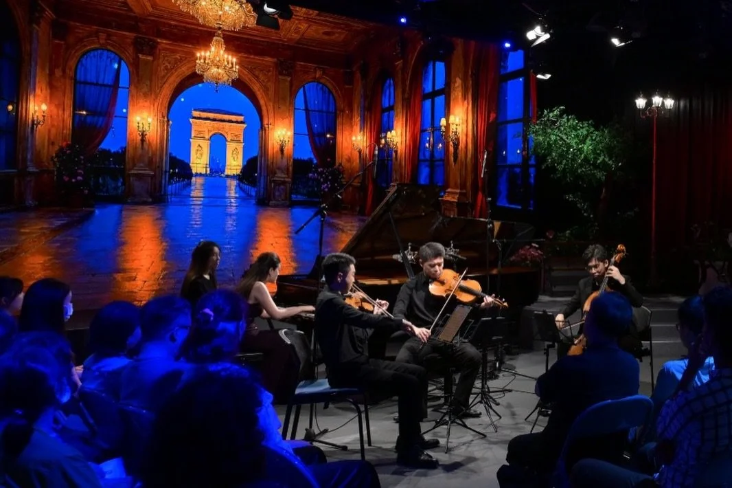 ✨𝒜 𝒯𝒾𝓂𝑒 𝒯𝓇𝒶𝓋𝑒𝓁𝓁𝑒𝓇&rsquo;𝓈 𝑀𝓊𝓈𝒾𝒸 𝒥𝑜𝓊𝓇𝓃𝑒𝓎🎵

🎼 A wonderful evening filled with music in the air, which brought us back to the Paris of days gone by 🇫🇷 We hope you all enjoyed the great selections of chanson &amp; arts song