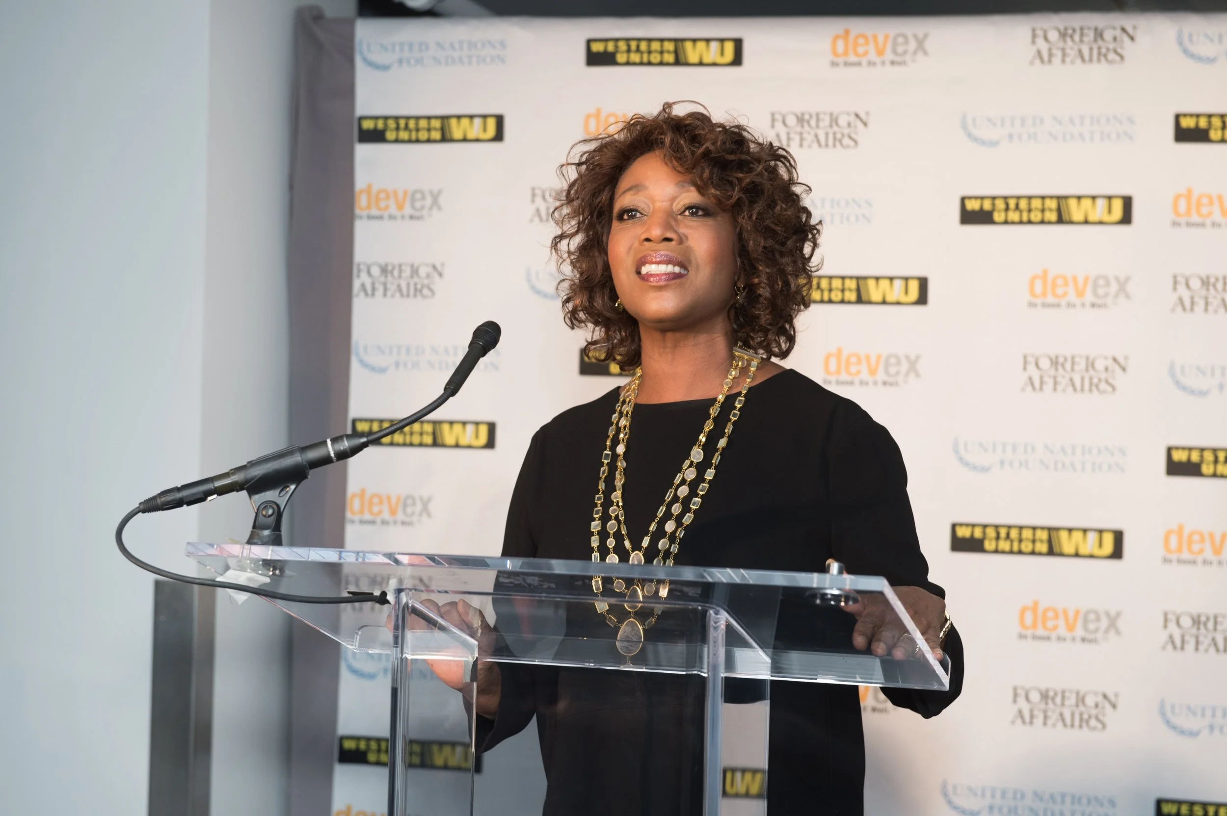 Alfre Woodard speaking at 2015 Global Beat Event in DC
