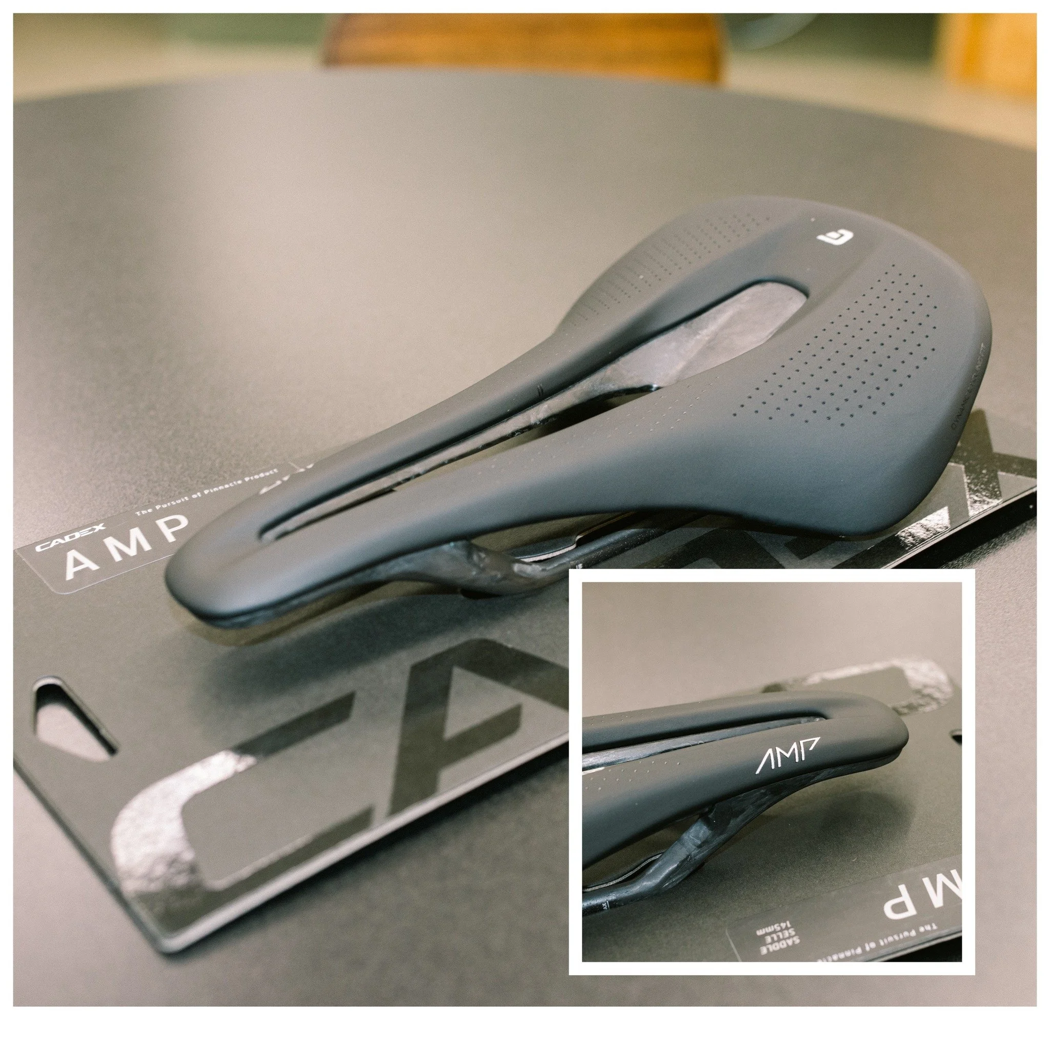 CADEX AMP 座位 現已到貨，歡迎查詢。

座位的特點：
・一體化座軌設計，減輕壓力並增加彈性
・先進的複合技術，底座減少彎曲，提高踩踏效率
・座位後半部份呈一個上升的後彎，採用人體工學設計，可以改善坐骨支撐，保持高效率、空氣動力學的姿勢

技術規格：
・重量：129g
・長度：245mm
・寬度：145mm
・高度：44mm
・座軌 &amp; 底殼材料 ：碳纖維