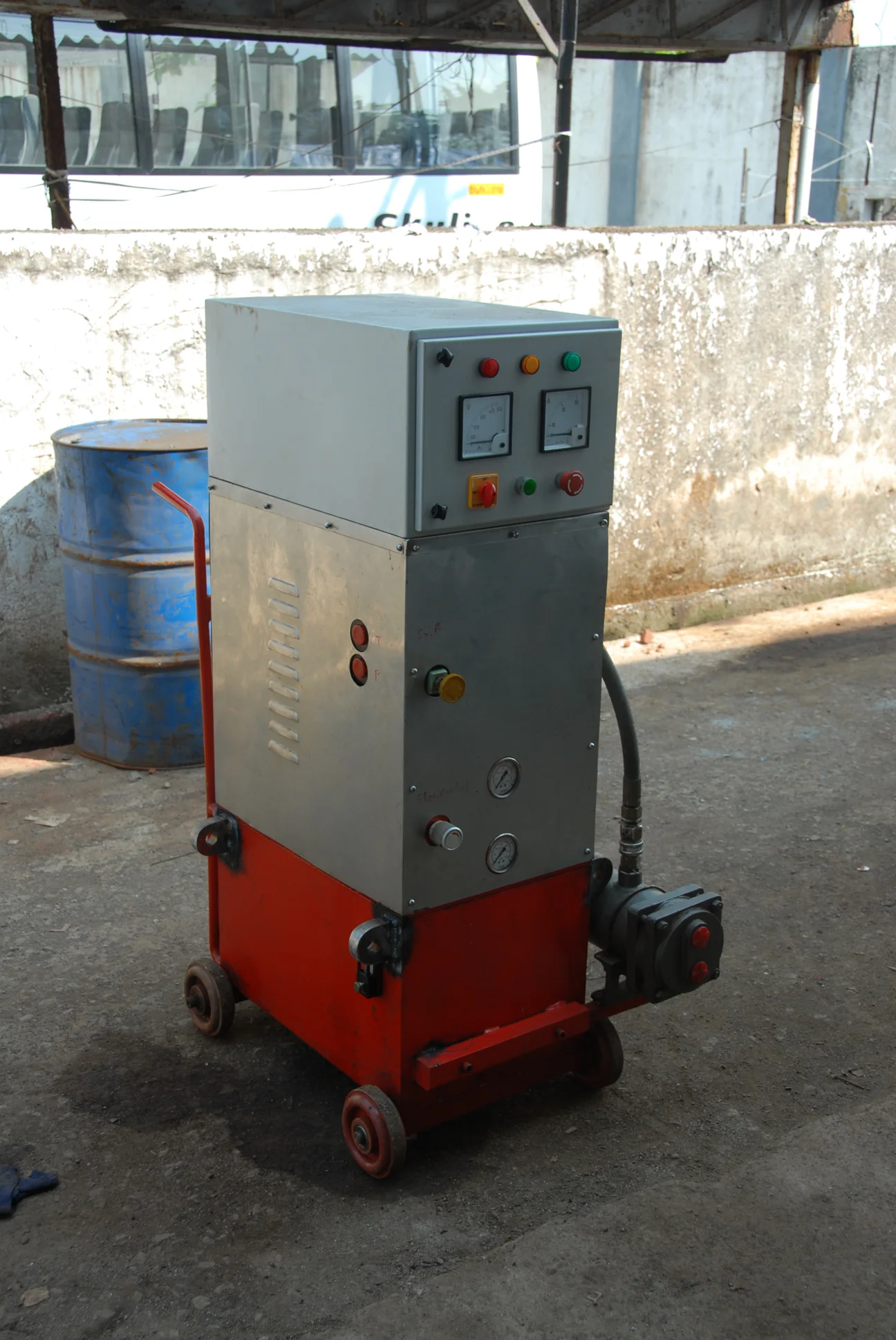 Portable power unit with stainless steel panelling for Hilti concrete cutter
