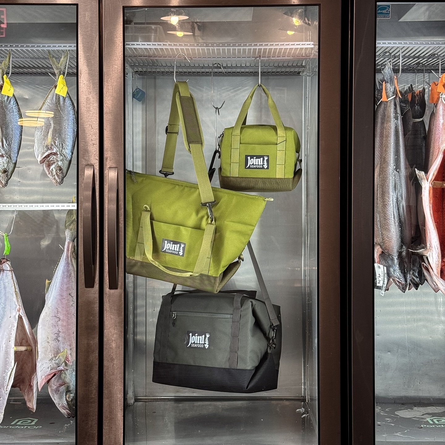 NEW @jointseafood insulated bags! / available in three sizes (sm, md, lg) / adaptable to tote or box shapes / available in store only / limited supply - get yours before they&rsquo;re all gone!