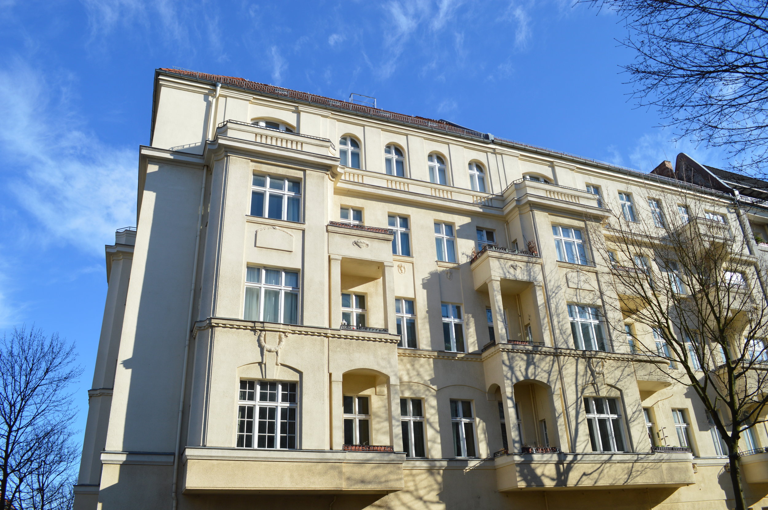 The coliving space is located in this beatiful old building in Berlin Prenzlauer Berg