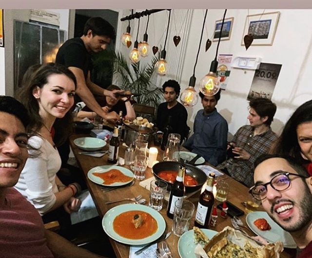 🇮🇹 food from the Chef @papidoroma + wonderful group of people in our cozy kitchen = 🕊❤️🎄🎁
The Pigeonfamily wishes everyone one last productive week &amp; then happy upcoming Christmas Holidays! 😊🤶🏻🎅🏼🕊
.
.
.
.
#happypigeons #coliving #cowor