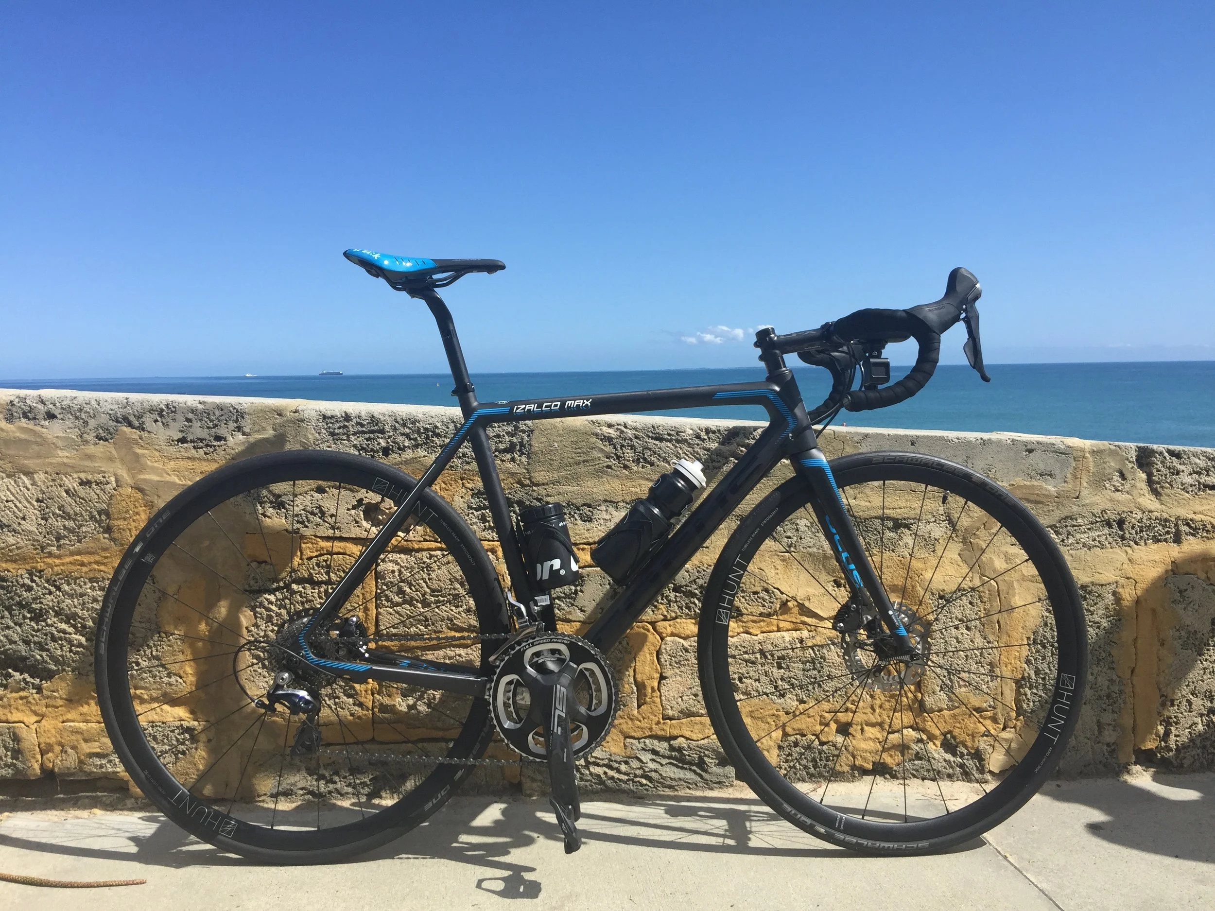 The bike of choice is the Focus Izalco Max Disc, equipped with the Hunt Aero Light Disc wheels, Fizik Antares saddle and Shimano Dura Ace and an FSA SLK Lightweight crankset