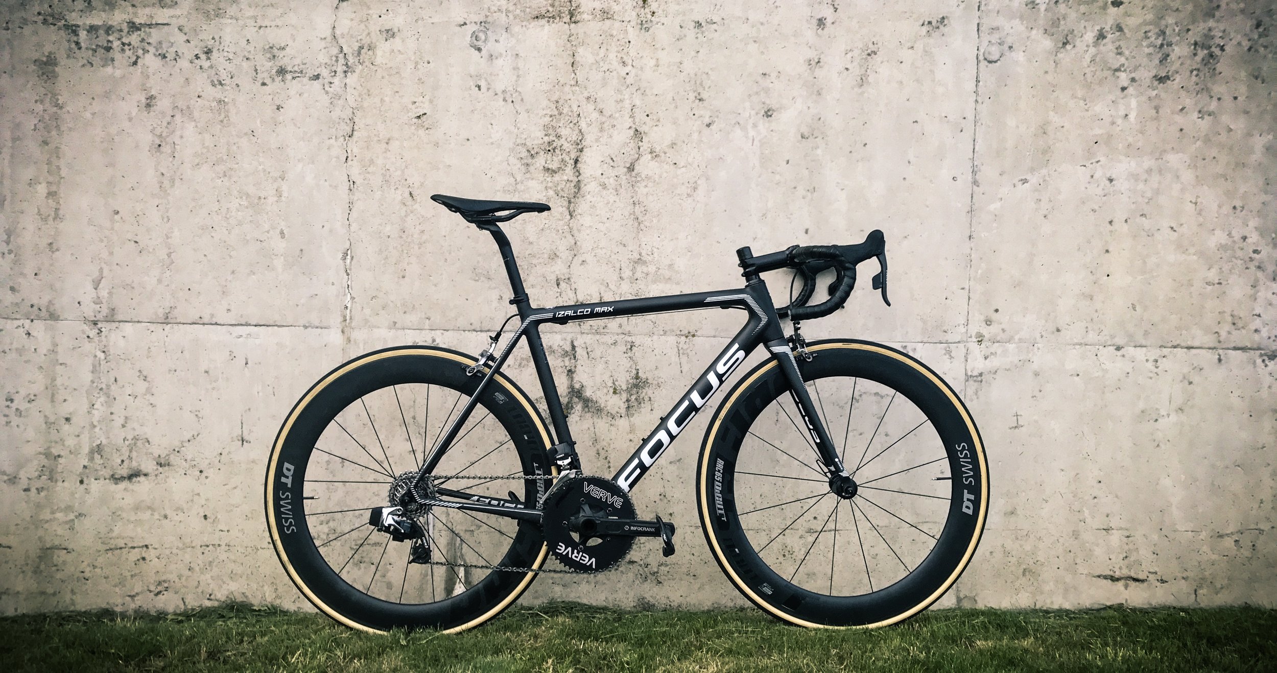 The FOCUS Izalco Max Etap fitted with a Verve Infocrank powermeter and some deep section DT Swiss tubs for the 9 man team time trial
