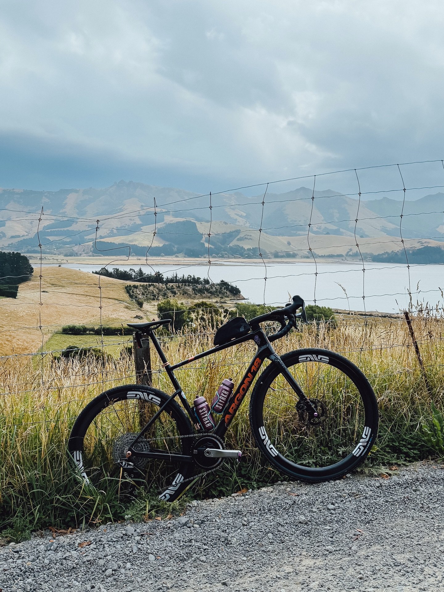 The everything bike. From bike packing trips, light gravel, road training camps to cycling the perimeter of Britain. This bike has seen some big kilometres with me. 
.
.
#argon18kryptonpro #schwalbetires #tailfinrnd #newzealand