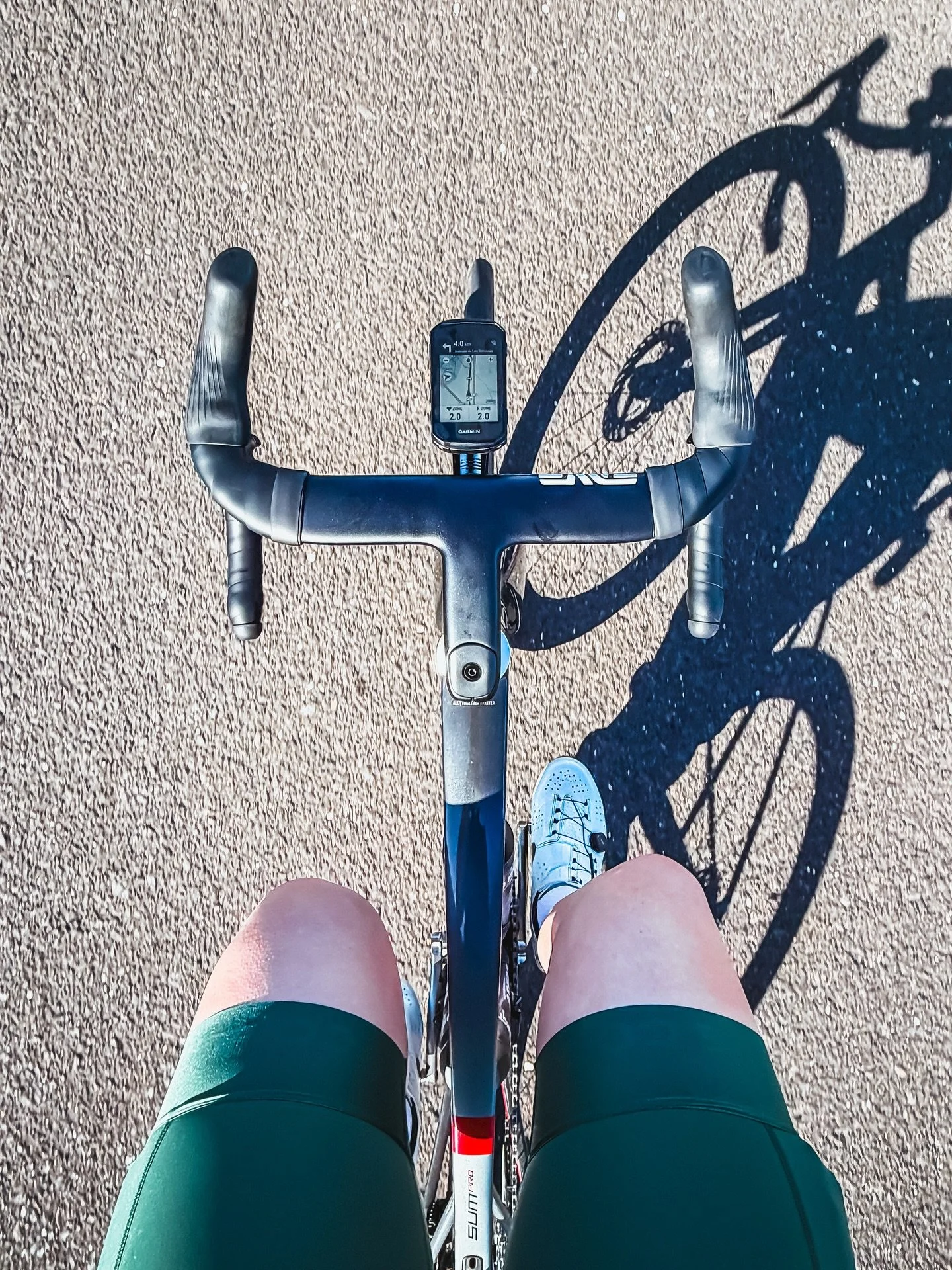 Wait. Spring is that you? First legs out in the UK of the year is important to share. 
.
.
#argon18 #argon18sumpro #roadcyclist #cyclinglife #peakdistrictnationalpark