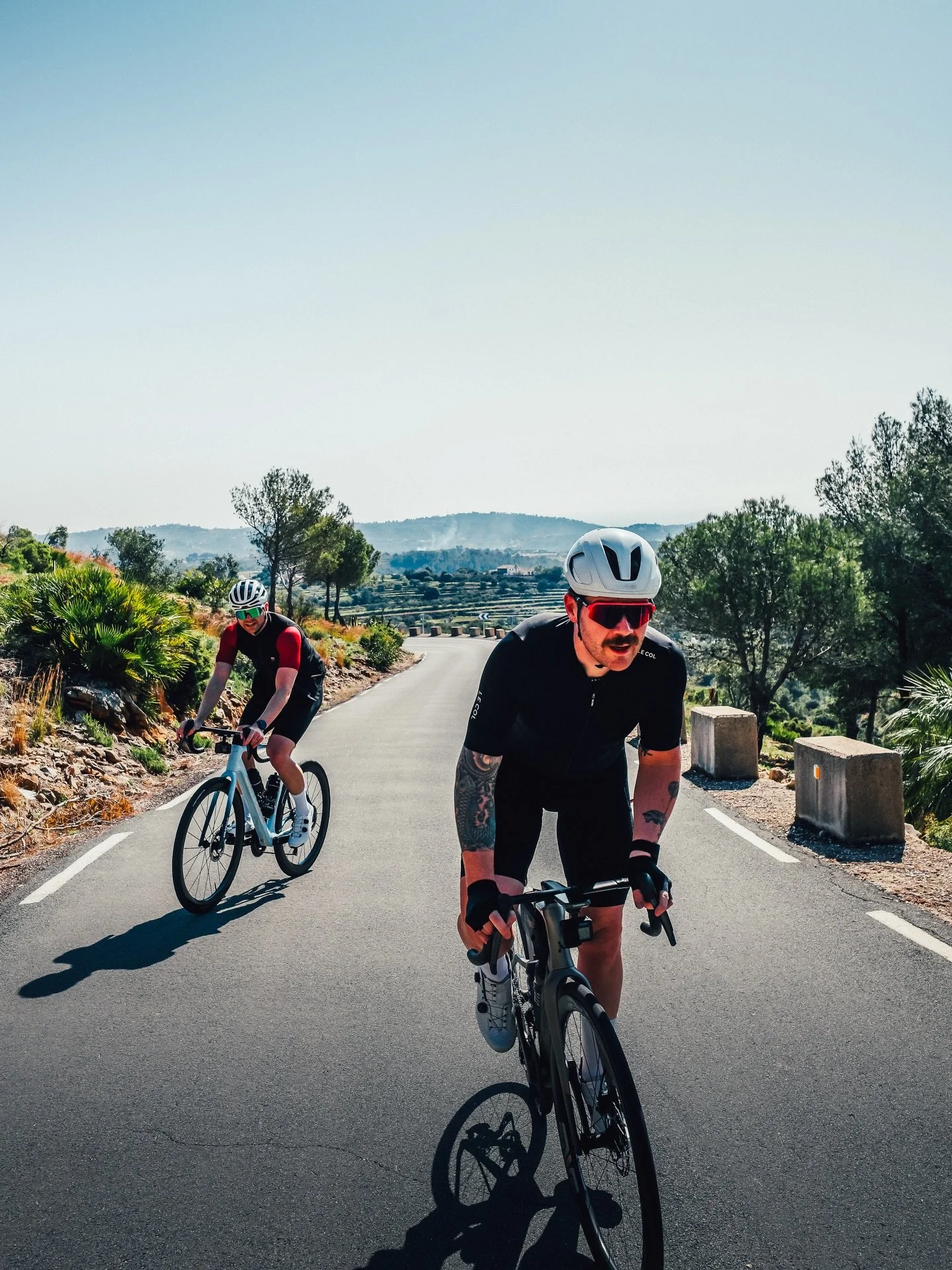 Day 3 out riding around Calpe with @ukbikefit and @crafted_cycles, tackling some monster climbs and glorious descents. Super impressed with the new @argon18bike Nitrogen, there will be a full video talking all about it soon. 
.
.
#argon18nitrogen #le