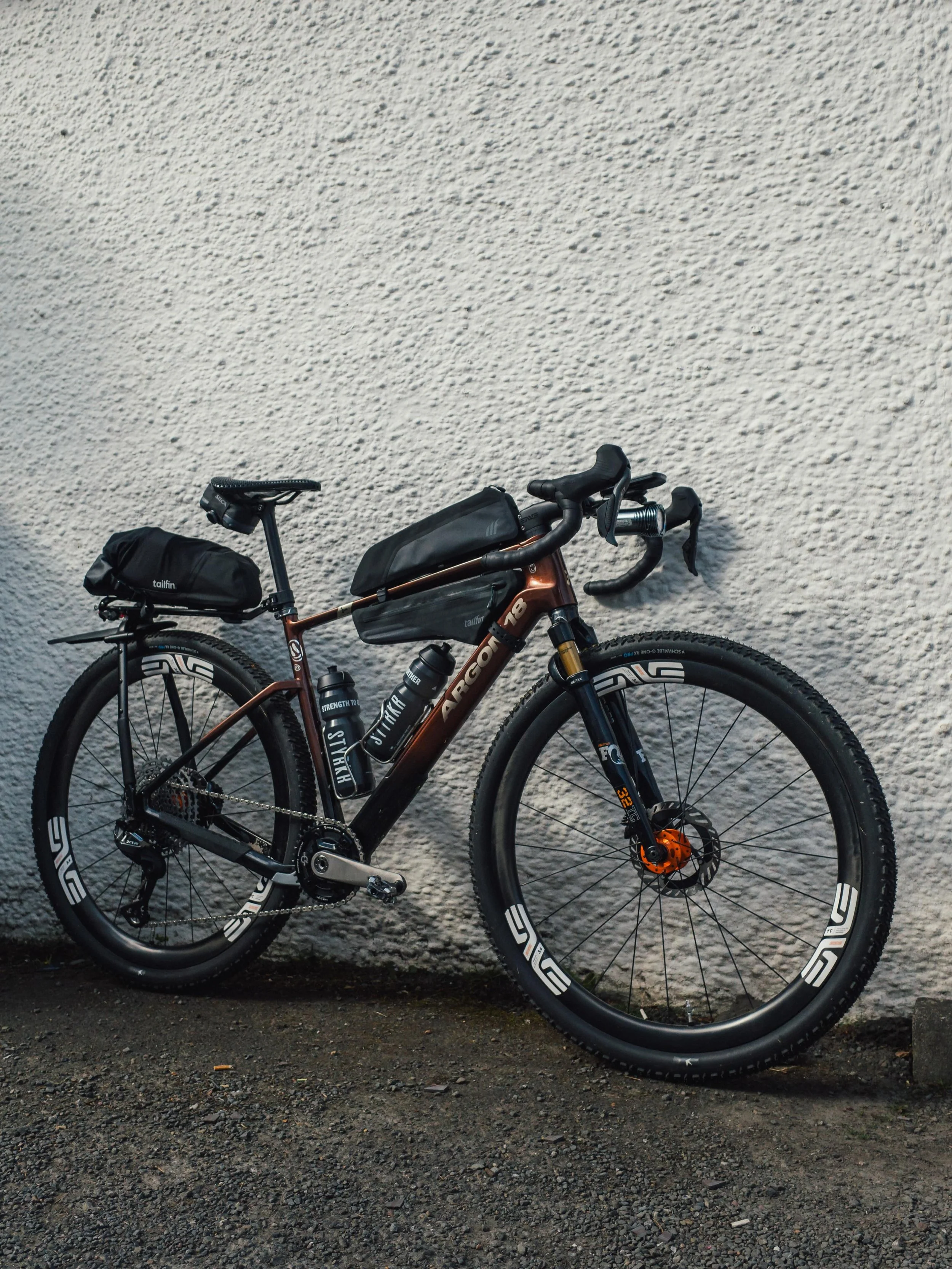 One adventure rig, featuring @tailfincycling&rsquo;s new Journey Rack 🗺️ 
.
.
#argon18darkmatter #tailfinrnd #irideenve #gravelbike #wolftoothcomponents