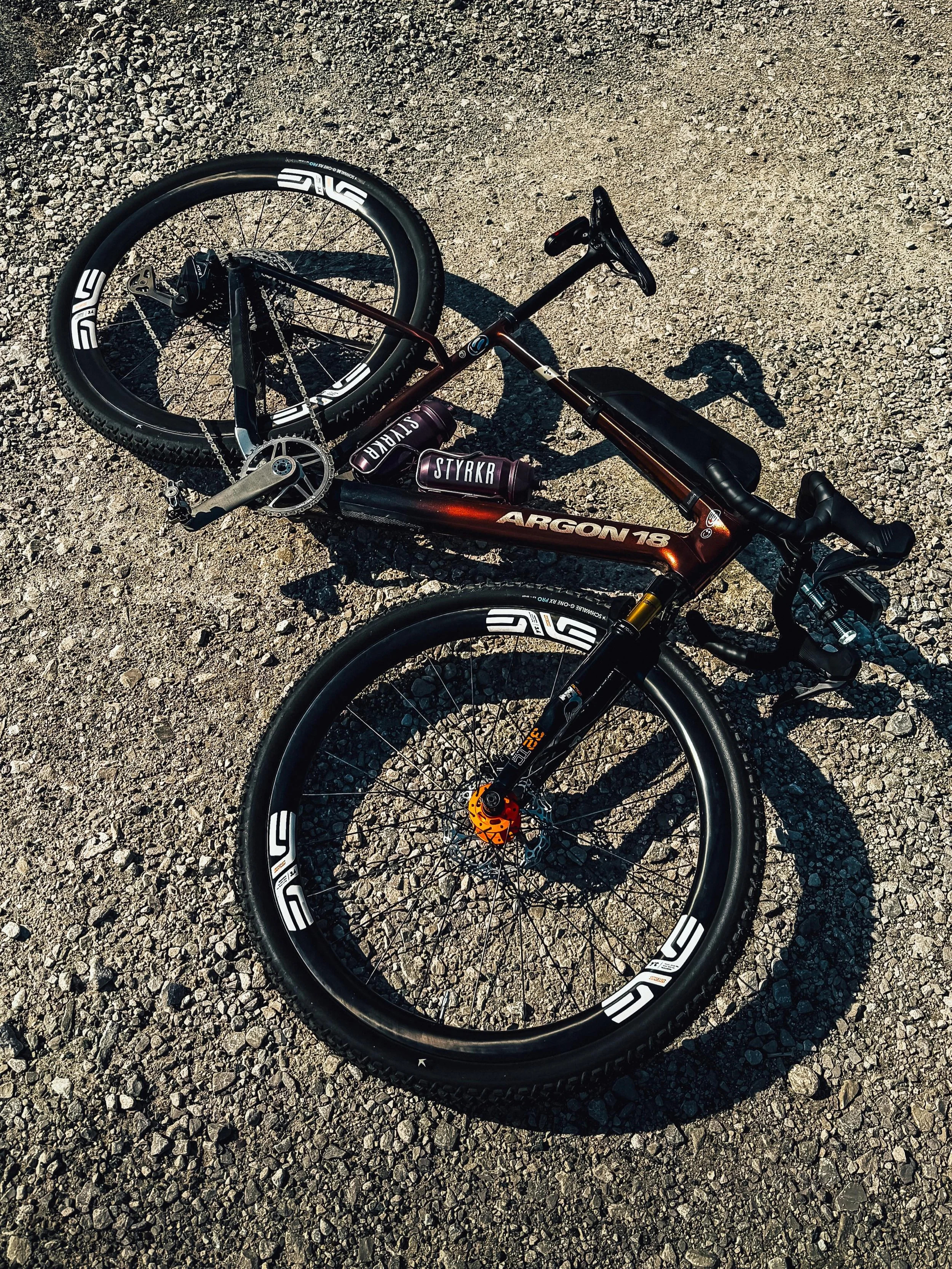 This is probably my all round favourite setup so far in terms of wheels and tires on the @argon18bike Dark Matter. These are some @envecomposites 3.4s I&rsquo;ve had for a few years which have been on a few different bikes with some @schwalbetires G 
