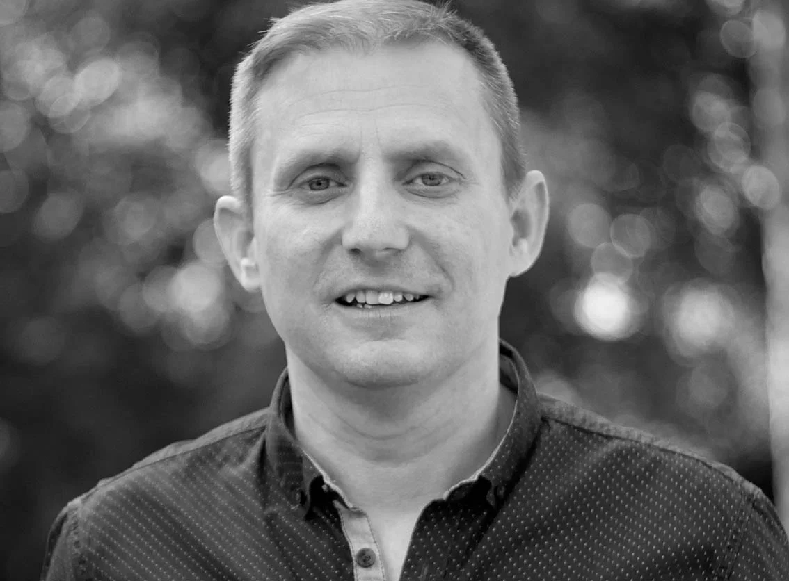 Eric Braun leitet den Bereich Kommunikation des Bienenbergs in Teilzeit. Neben seiner Tätigkeit in einer Agentur engagiert er sich in der Kirche Spalen (ETG) in Basel. eric.braun{at}bienenberg.ch