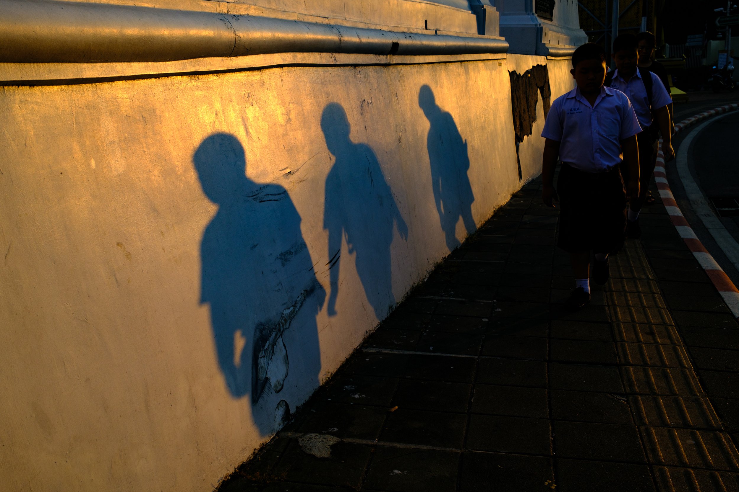 Shool boys on their way to school, Phra Sumen Fort, Bangkok. Dec, 2024.