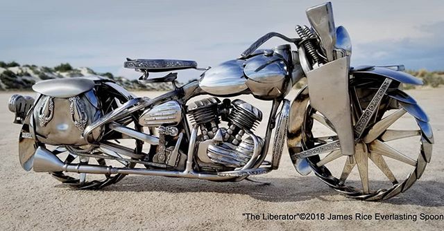 &quot;The Liberator&quot; spoon motorcycle sculpture, with the Thompson submachine gun in the holdster. Bike and gun 100% spoons, as always.

#SpoonMotorcycle #JamesRice #Harley #wwii #tommygun #art #sculpture #motoart #metalart #motorcycleart #allsp