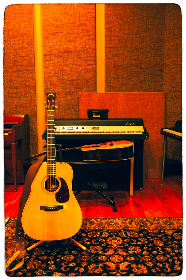 woodysguitars_web_small.jpg