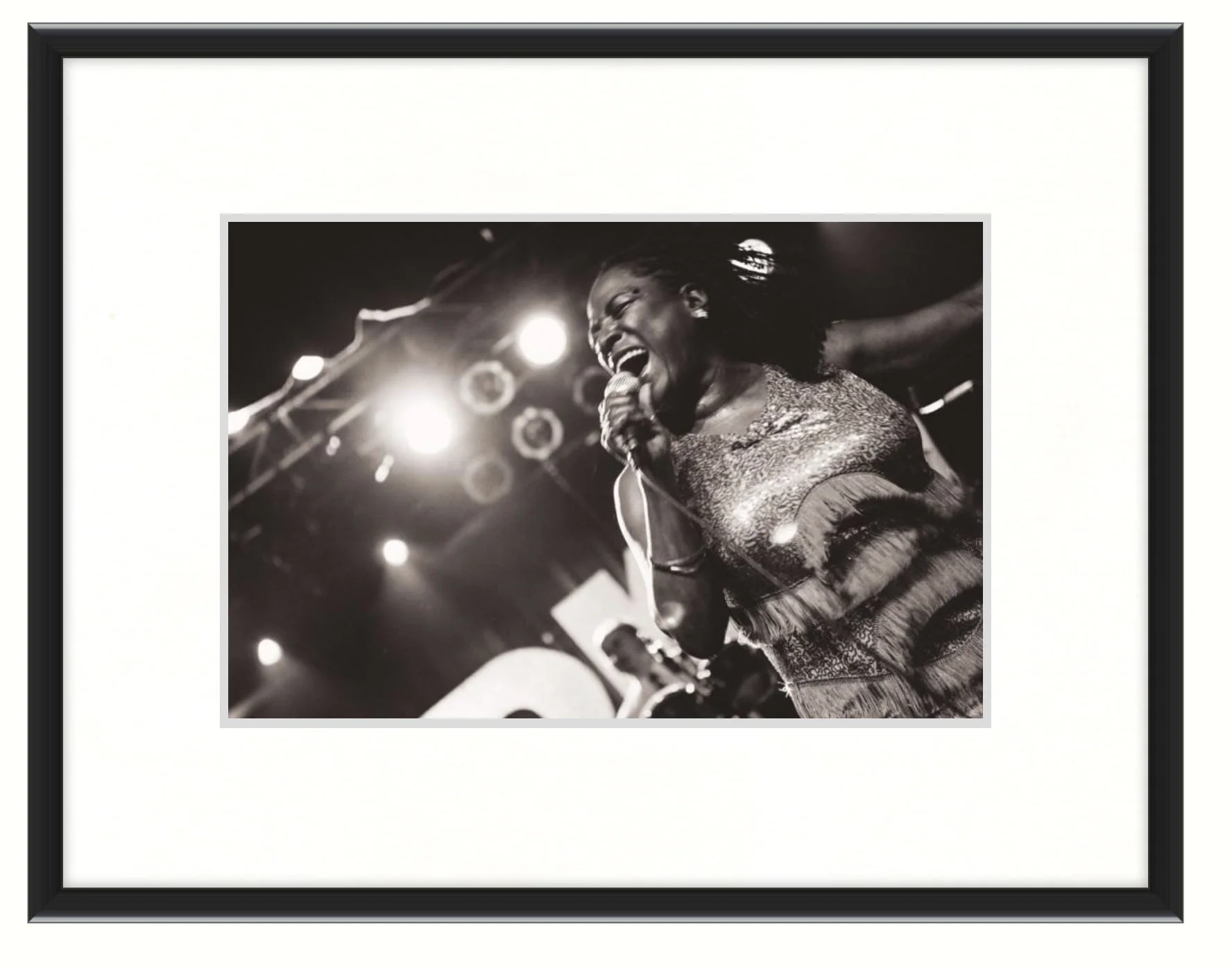 sharon_jones_singing_framed.jpg