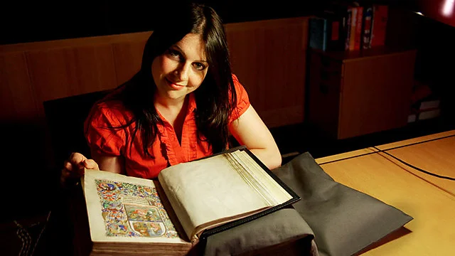 Dr Janina Ramirez | Bio