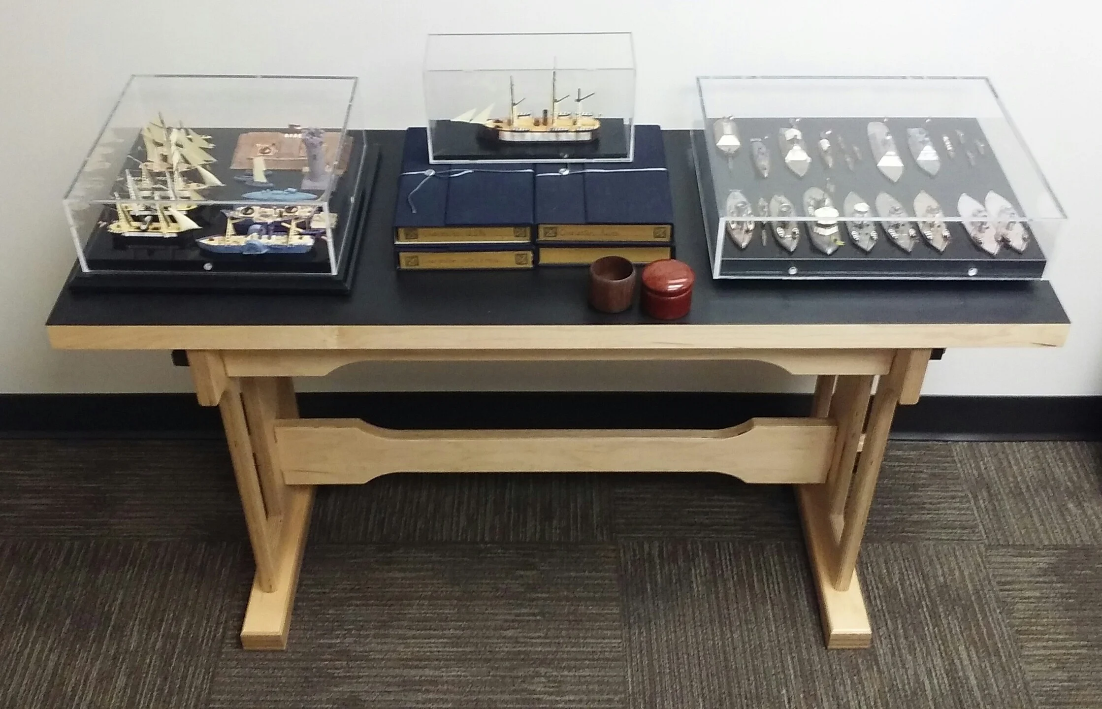Small Table w: Wargame.jpg