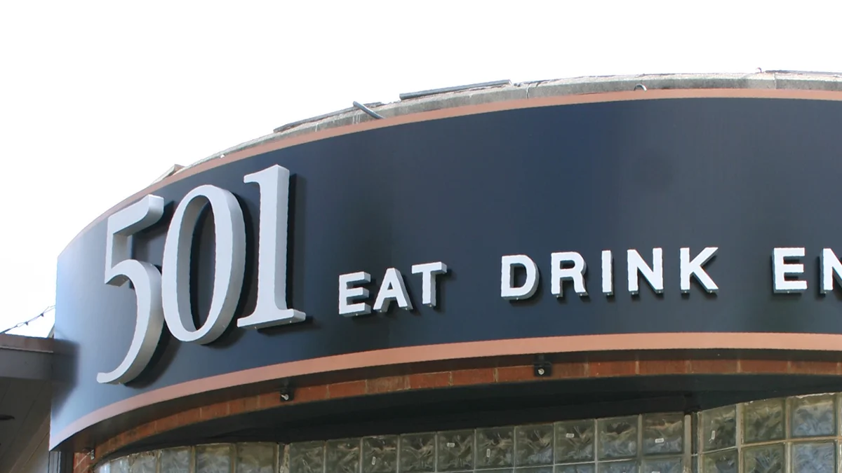 Cafe_501_Sign.jpg