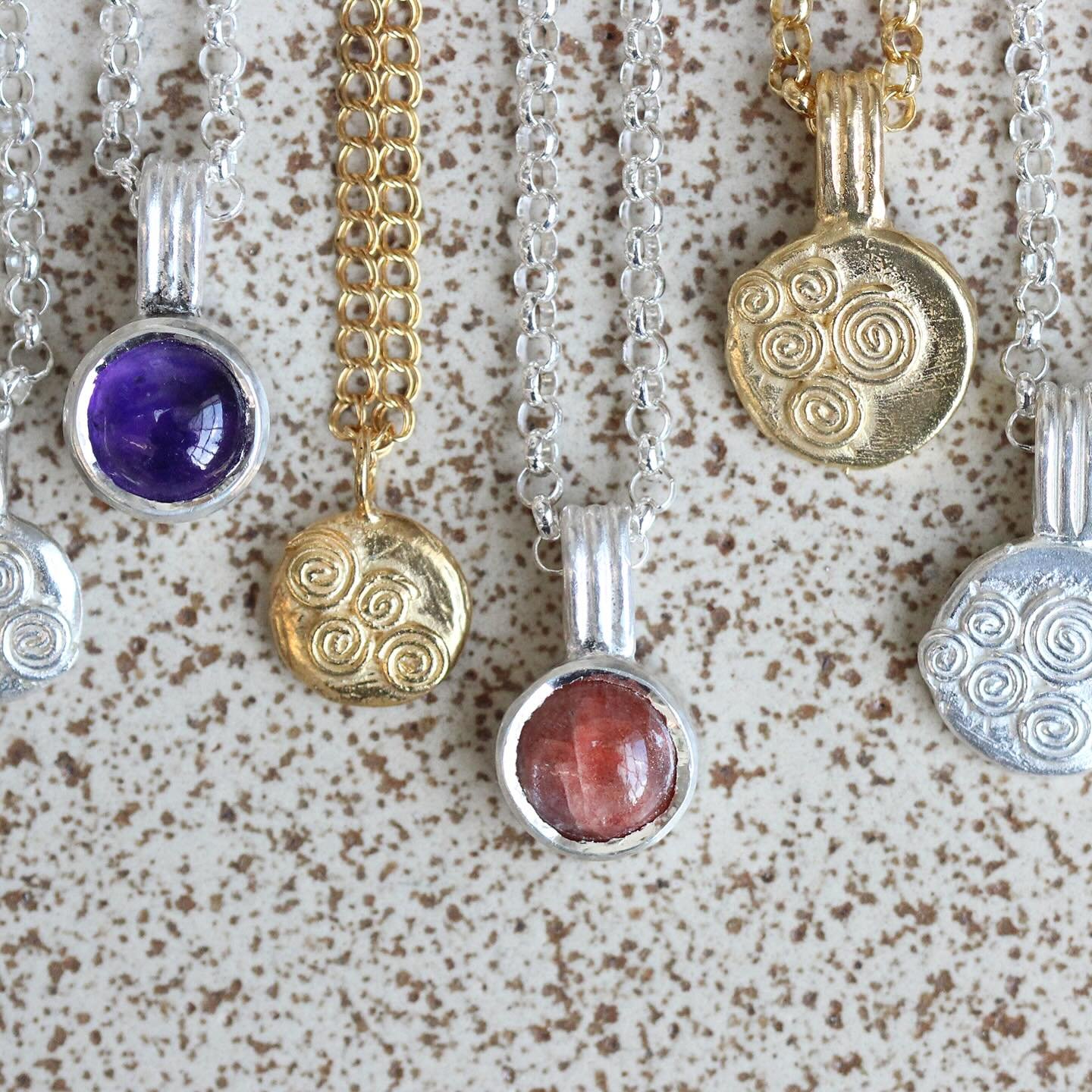 There are a few sample sale pieces left 💞 Some of my favourites still ready to go ✨