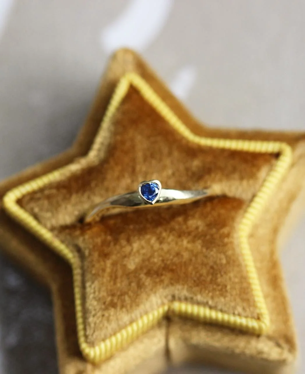 18ct Blue Sapphire Mini Heart Solitaire is READY TO BE SHIPPED 💞 

It&rsquo;s ready to be shipped in a size P but can be resized ✨

I have made myself one of these with Babka&rsquo;s birth stone and I wear it everyday. I love it as an everyday ring 