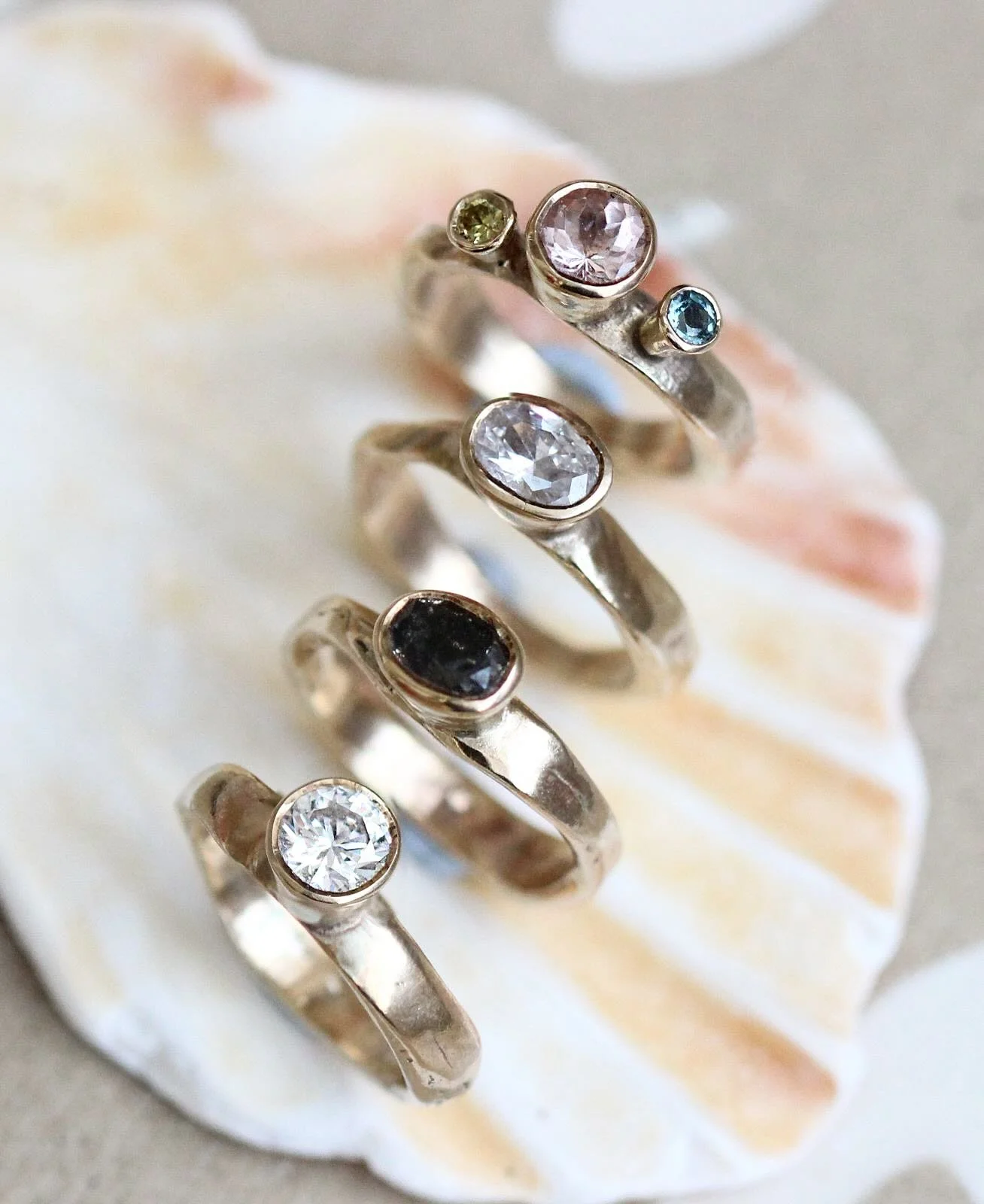 The Solitaire Wave Ring ✨ Classics with an ES spin 💞 Drop me an email to create your bespoke version 😍