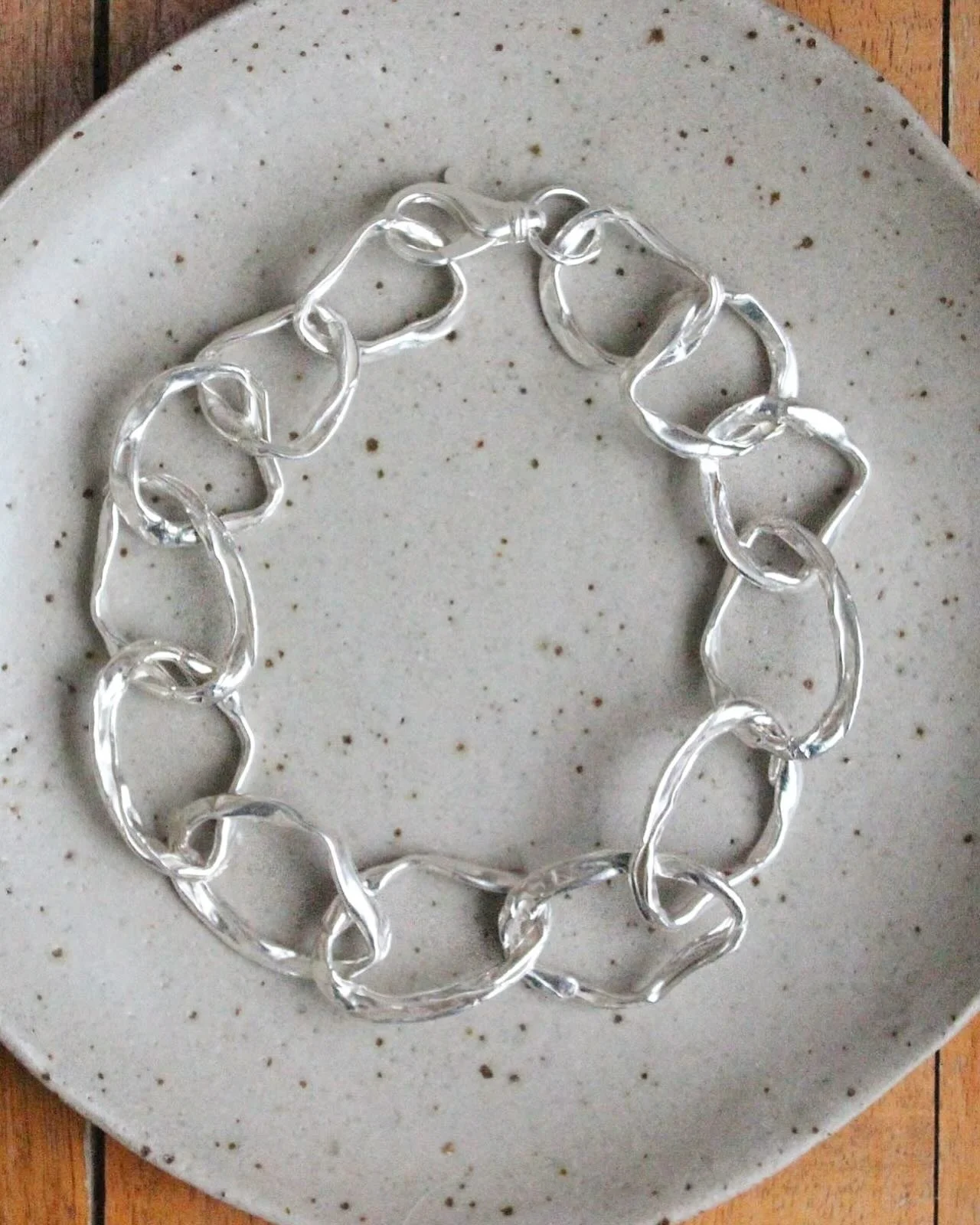 My ultimate favorite chunky necklace where each link is hand made. The Acrobat Necklace 🤸&zwj;♀️ I have just one of these in stock that can be ready in time for the new year ✨ Takes forever to make but made with oh so much love 💞

The name is inspi