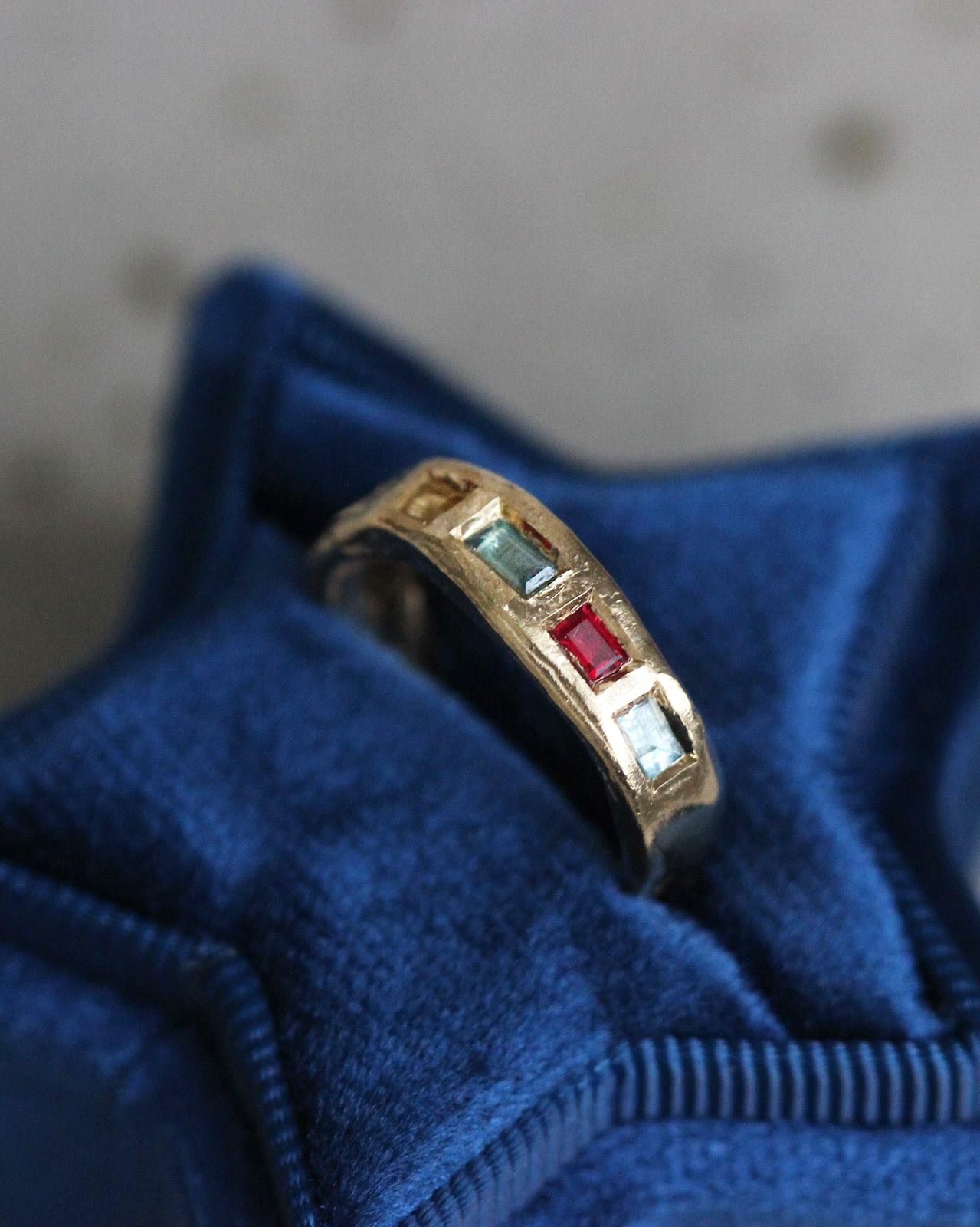 OMG achievement in its TRUEST form 👏  Congratulations to this beautiful and intelligent customer for becoming a Doctor of Clinical psychology! 🎓

This lovely customers family gifted lovely Sheli a ring for completing her phd! As much as I love doin